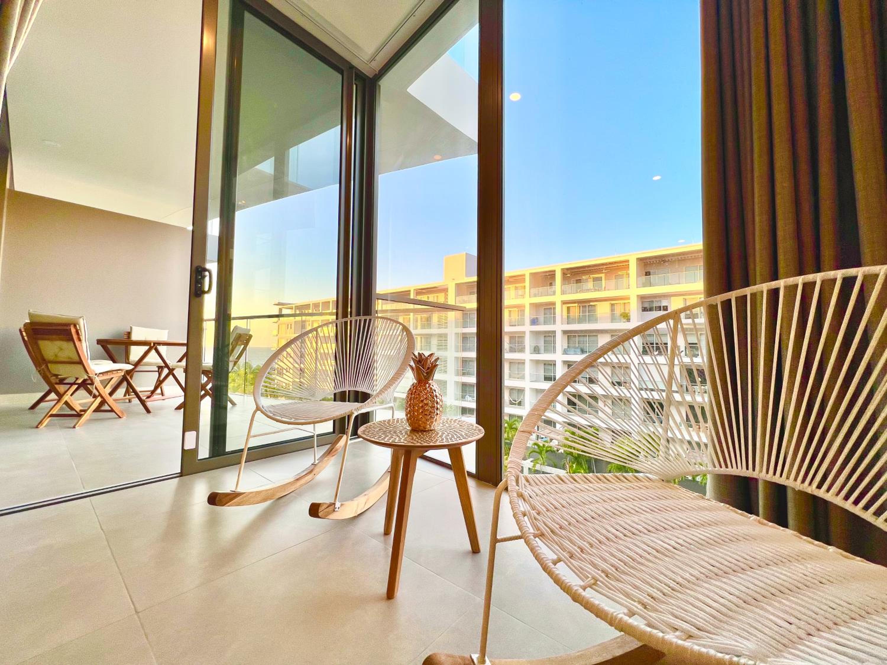 Apartment next to the beach