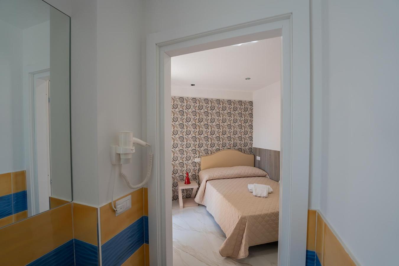 HR Boutique Porto, Napoli Centro, by ClaPa Group