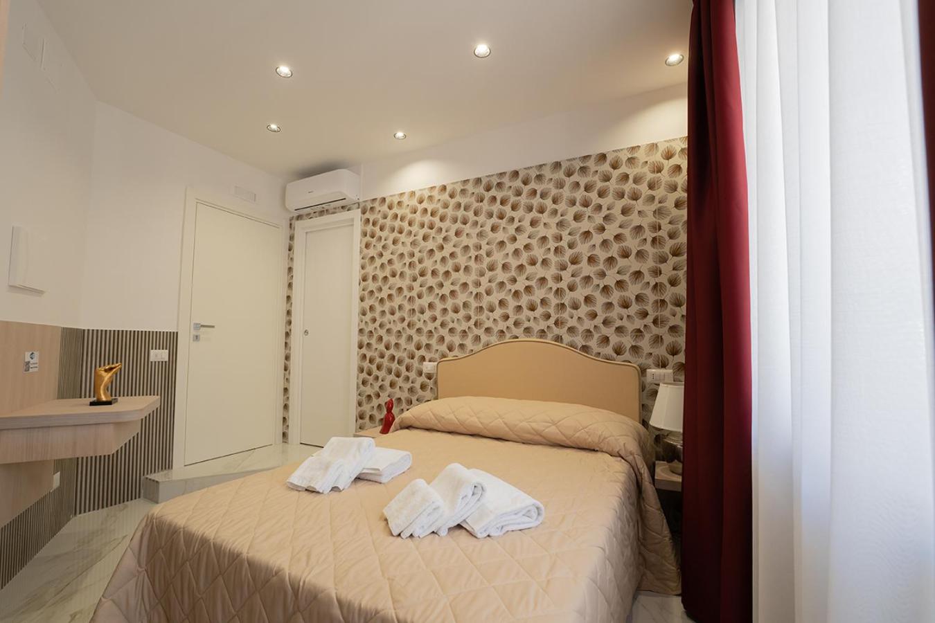 HR Boutique Porto, Napoli Centro, by ClaPa Group