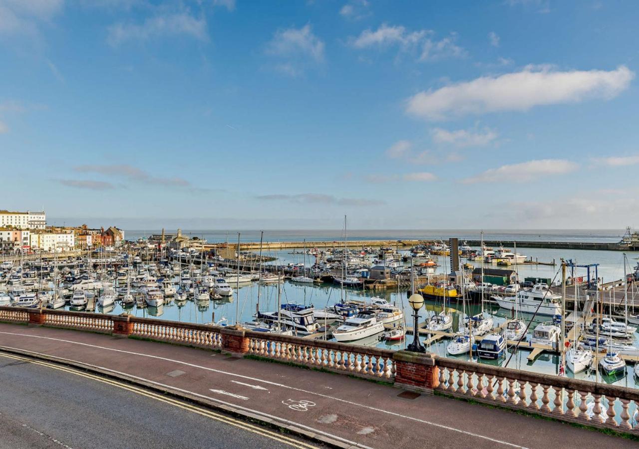 4 Bed in Ramsgate oc-h27178
