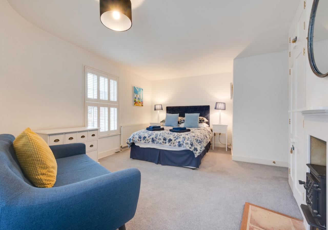 3 Bed in Southwold oc-aafish