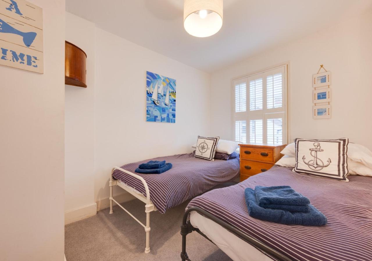 3 Bed in Southwold oc-aafish