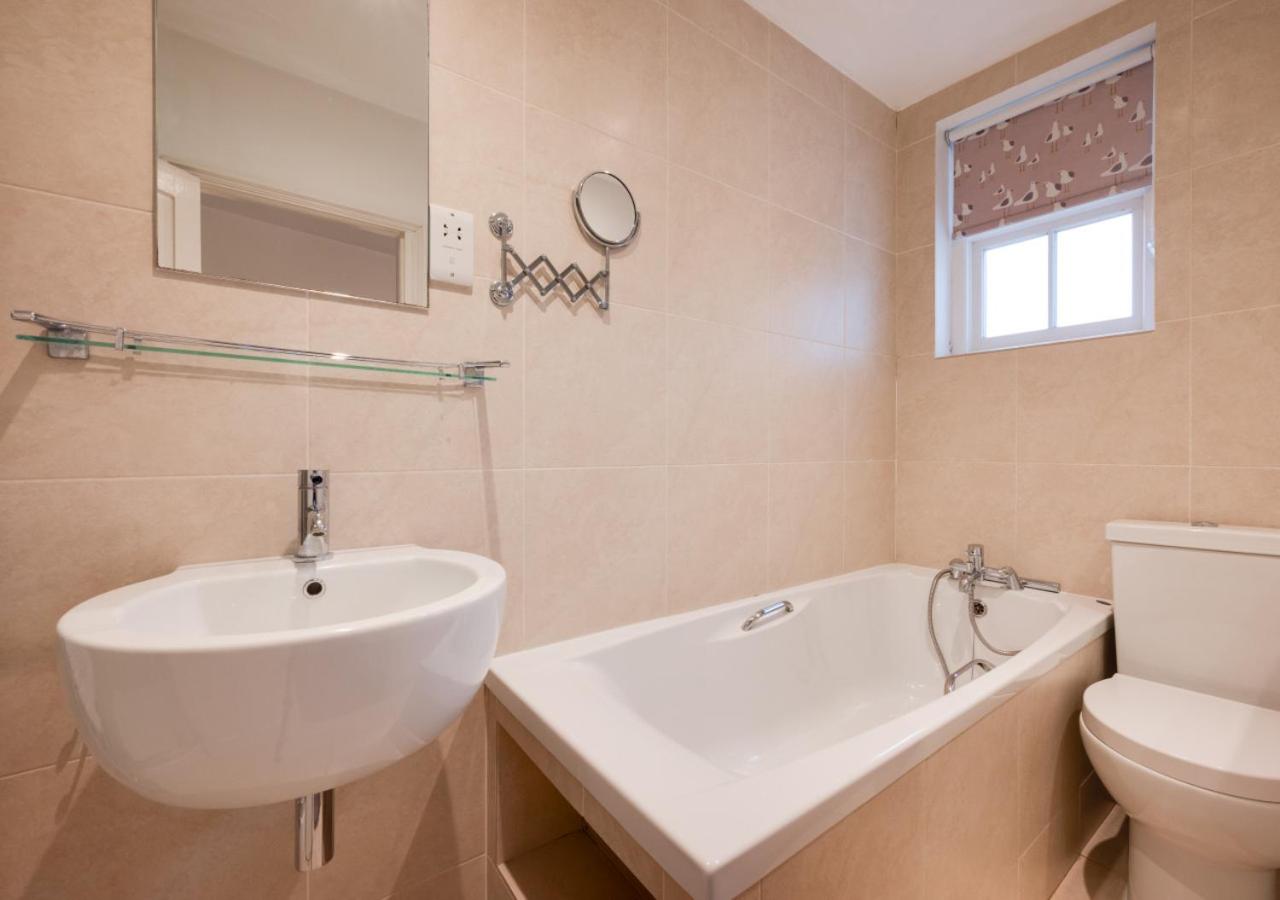 3 Bed in Southwold oc-aafish
