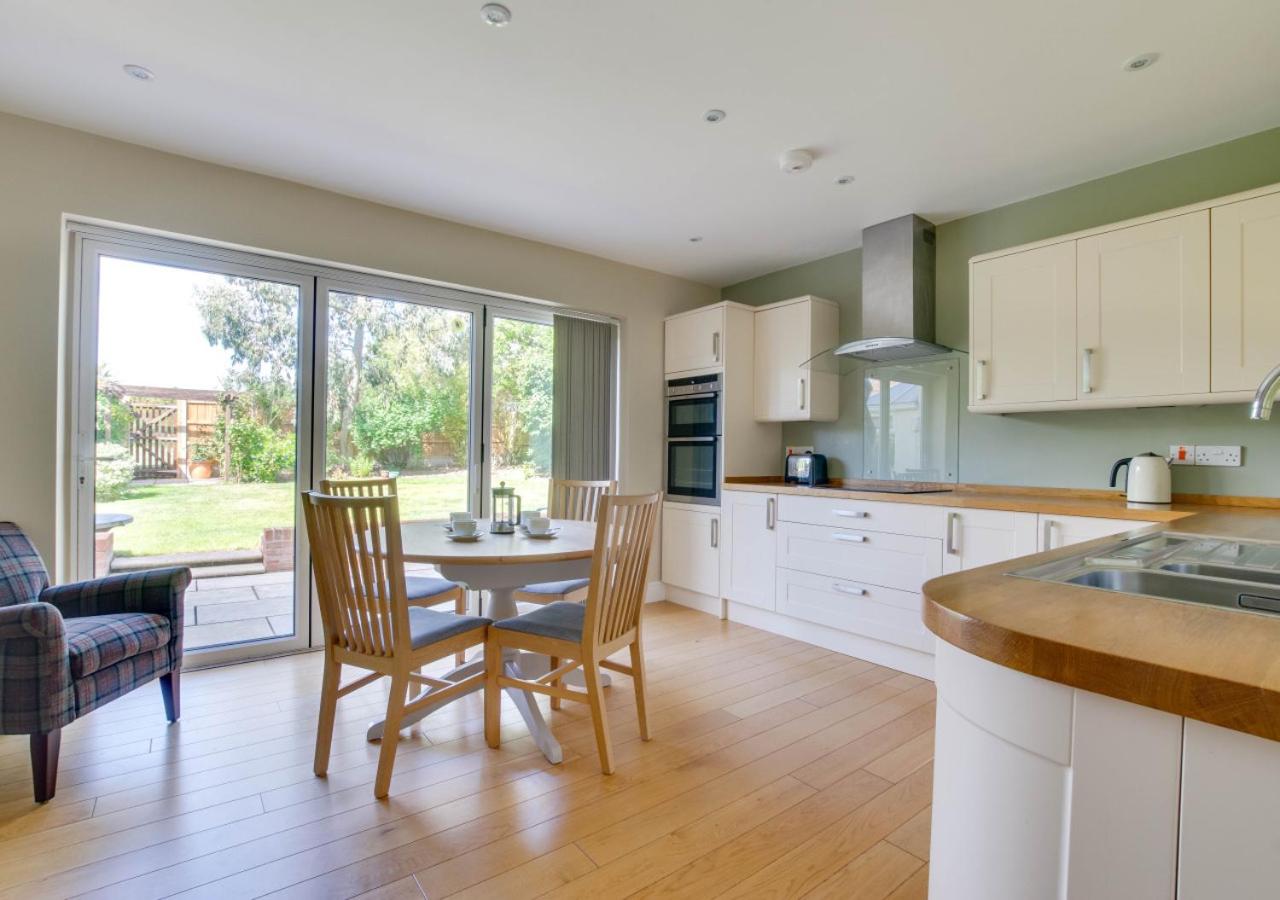 4 Bed in Hacheston oc-hac view 5