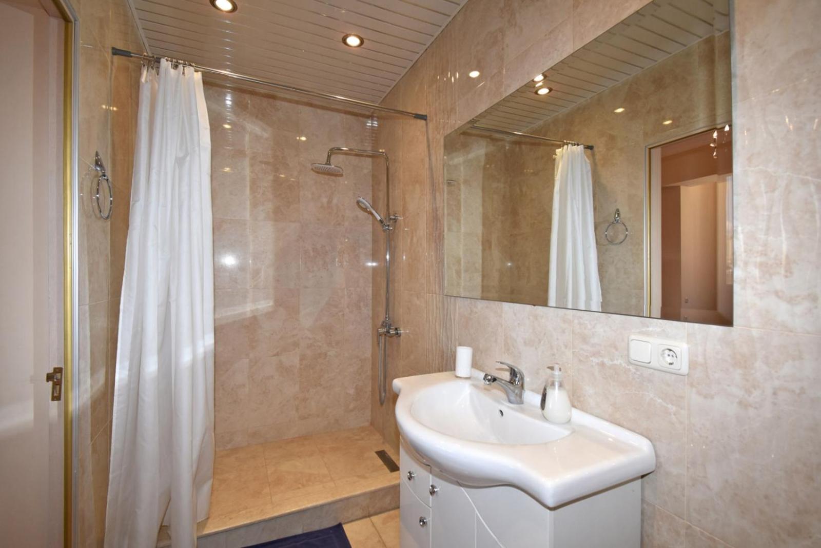 Teryan street, 4 bedrooms Luxury, Unique apartment TT888
