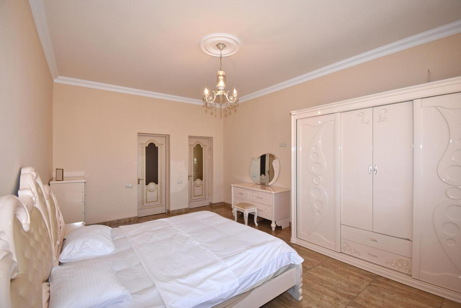 Teryan street, 4 bedrooms Luxury, Unique apartment TT888