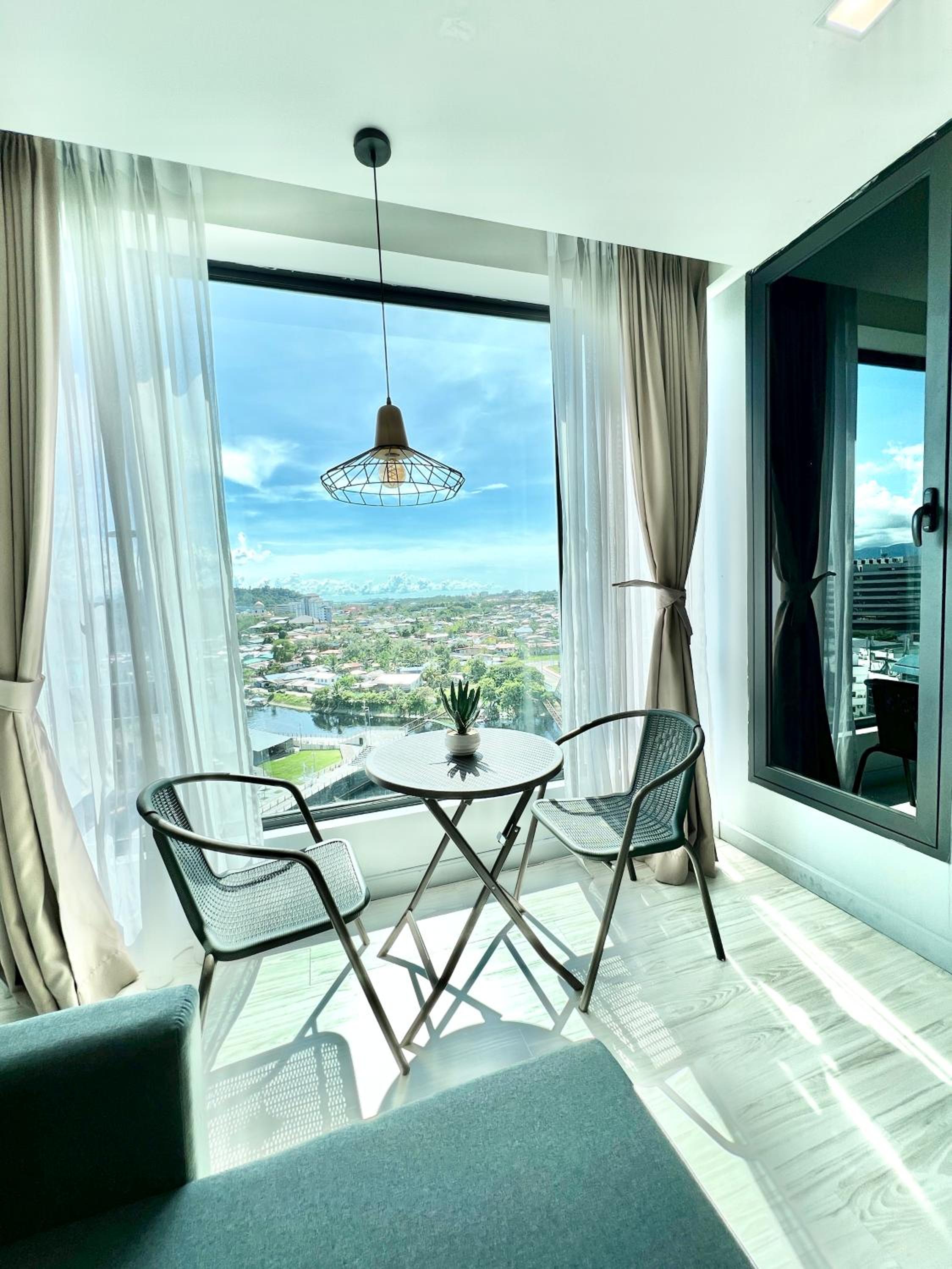 Cozy Living Sky Apartment