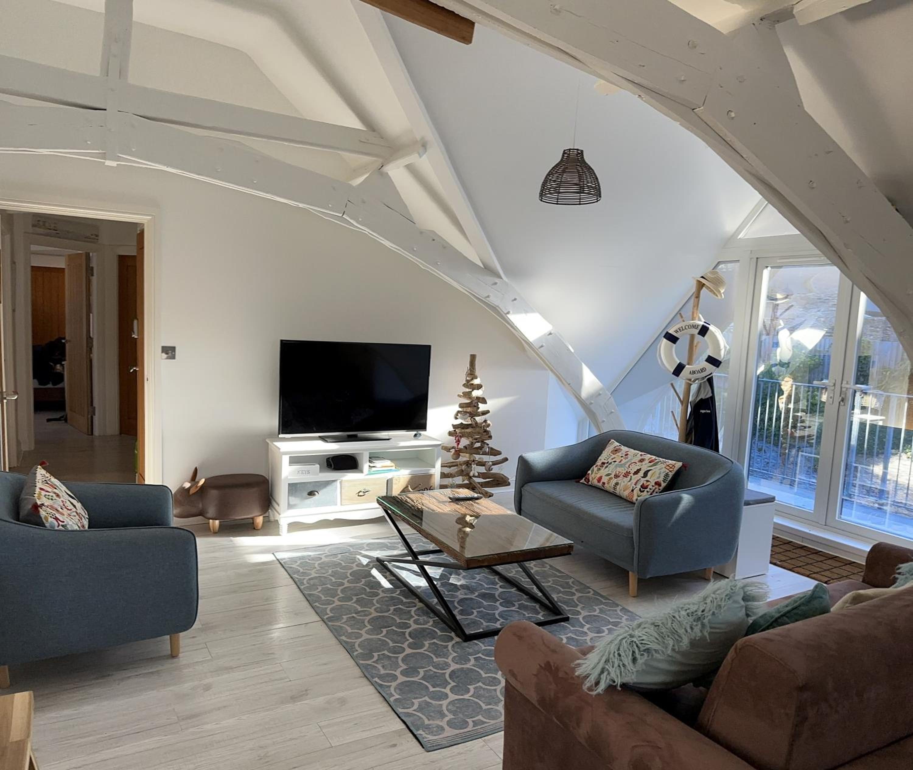 Beautiful, spacious 3 bed Brixham apartment view 5
