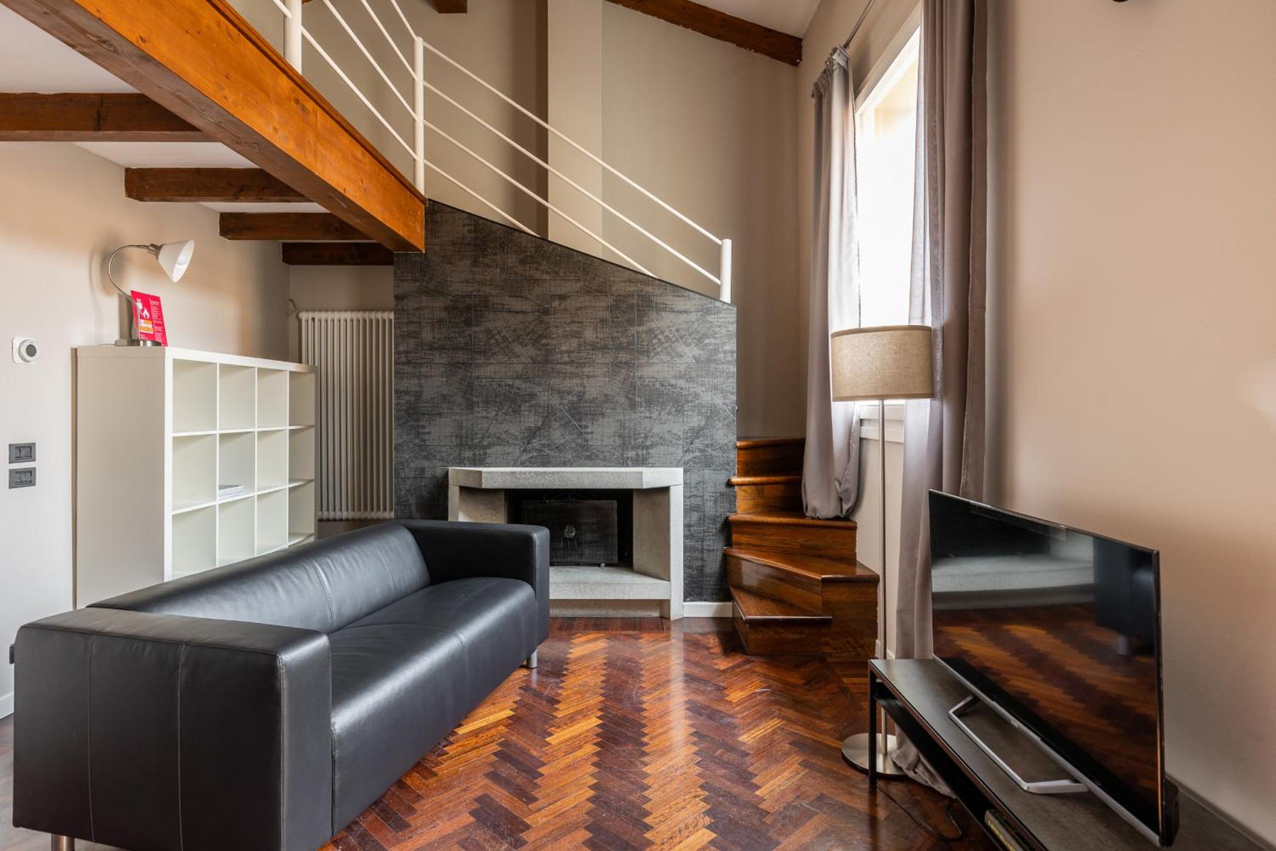 Wooden design Apartment by Wonderful Italy photo 4