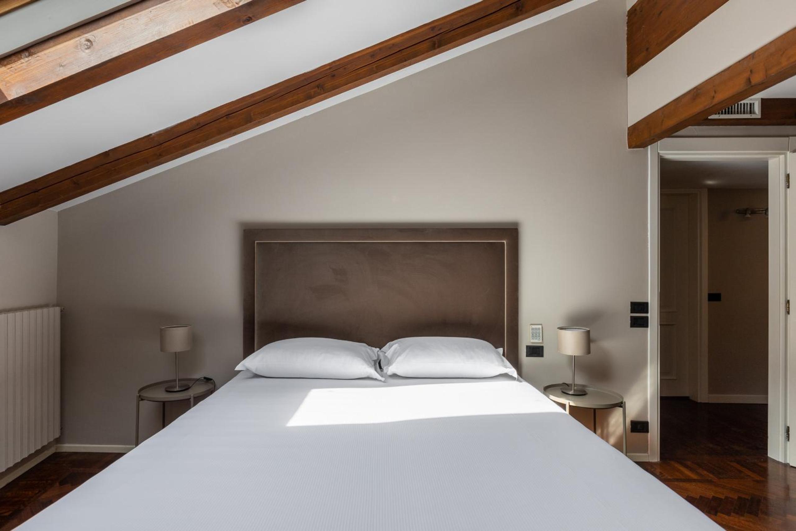 Wooden design Apartment by Wonderful Italy photo 5