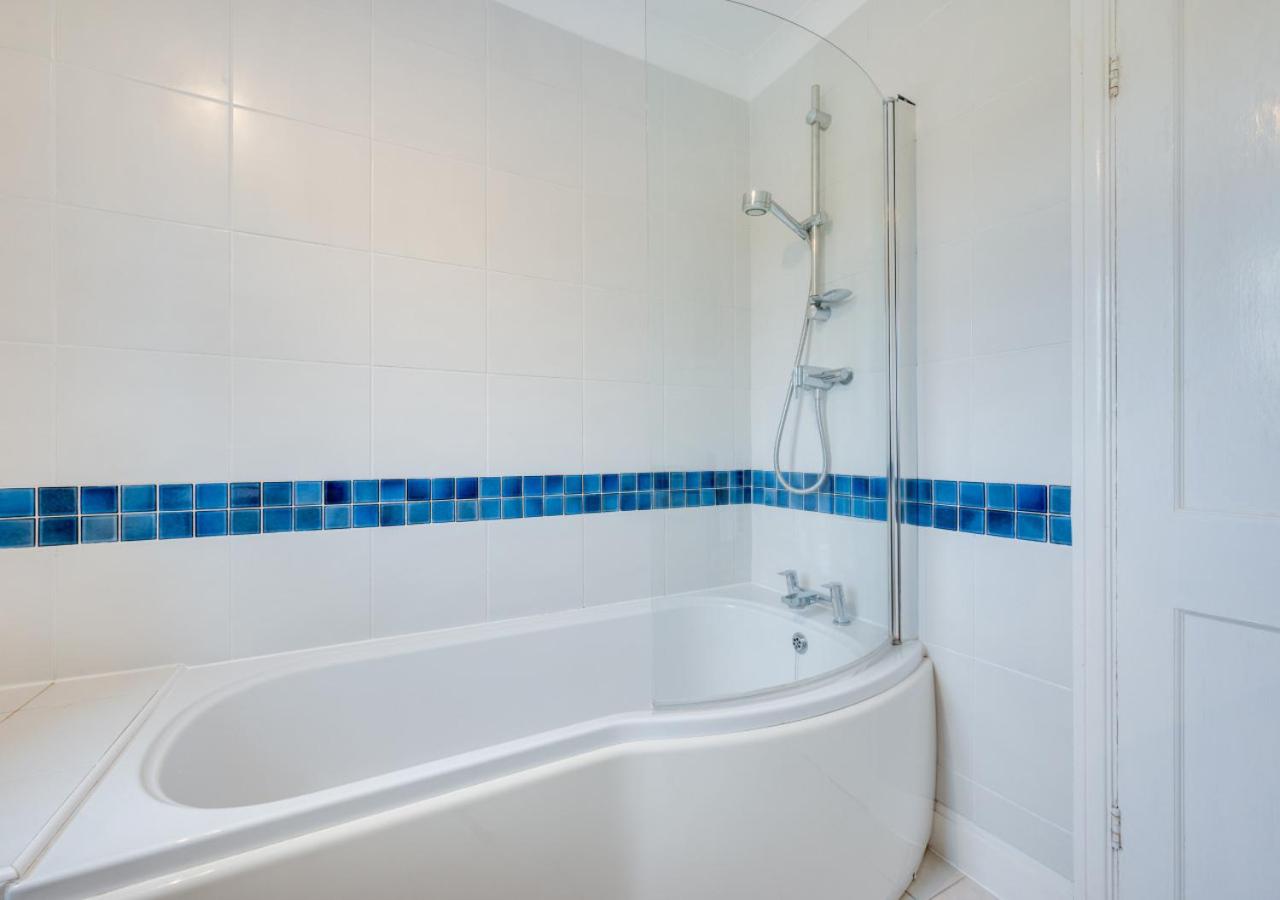 2 Bed in Southwold oc-kin