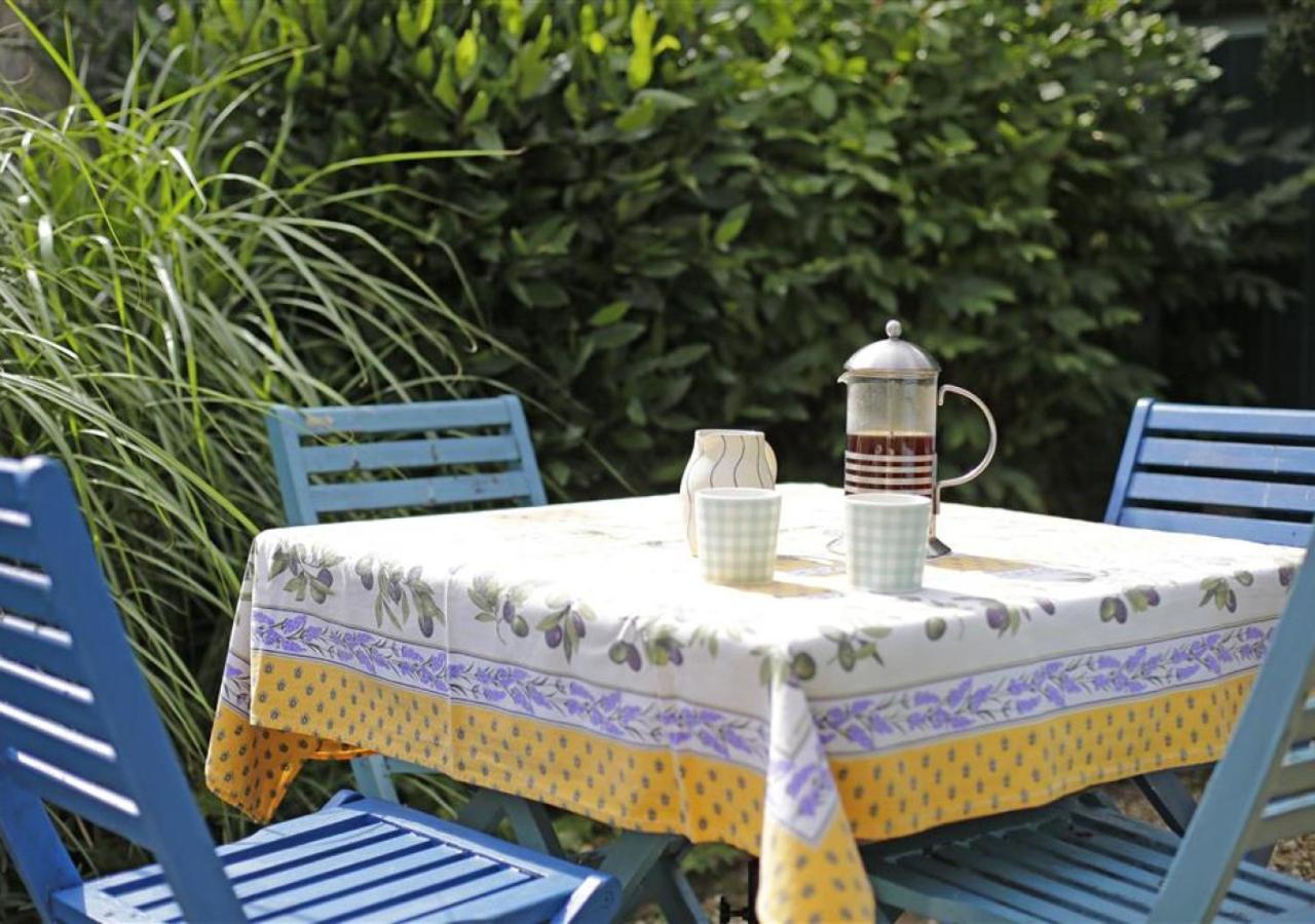2 Bed in Woodbridge oc-g23