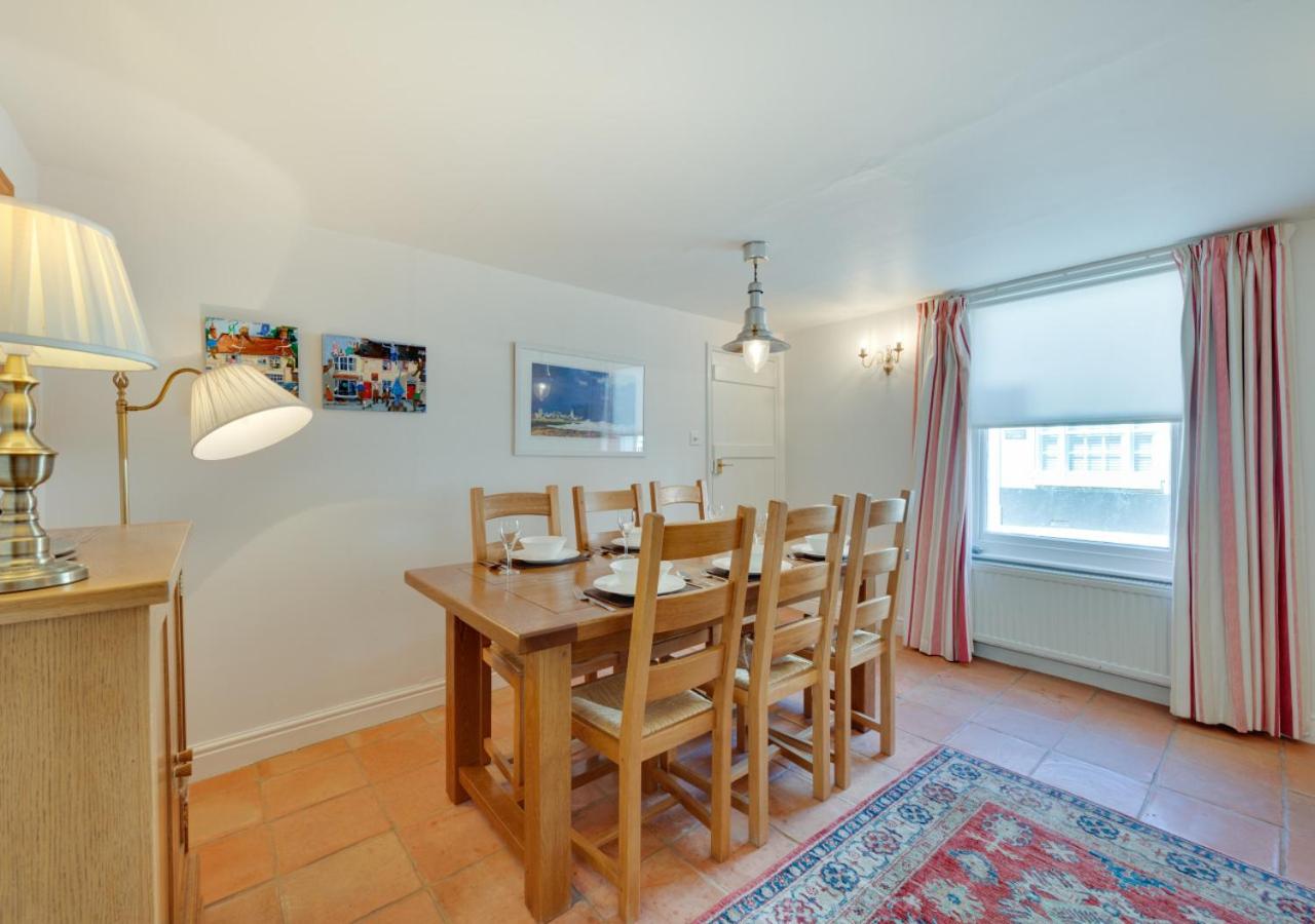 3 Bed in Southwold oc-aanels