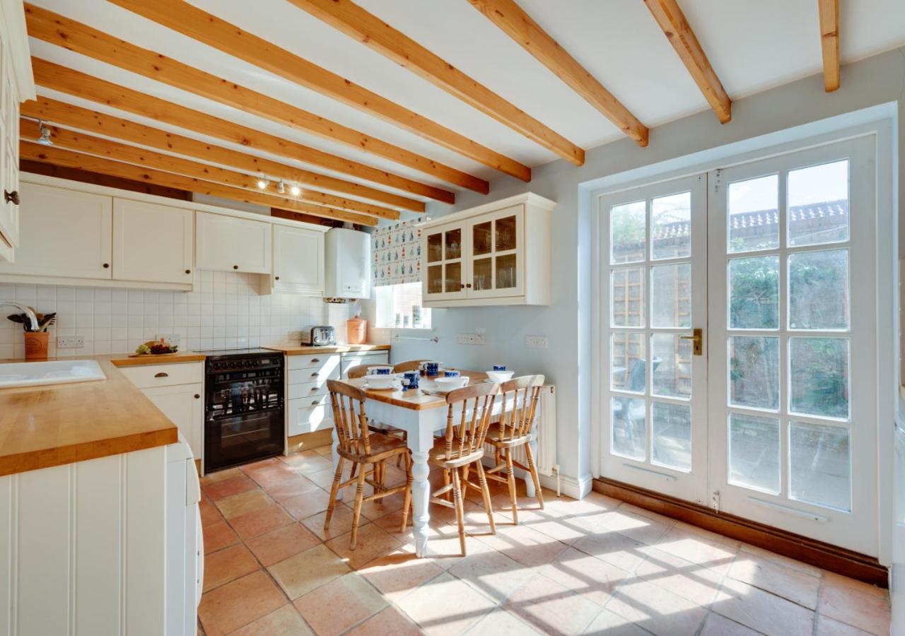 3 Bed in Southwold oc-aanels