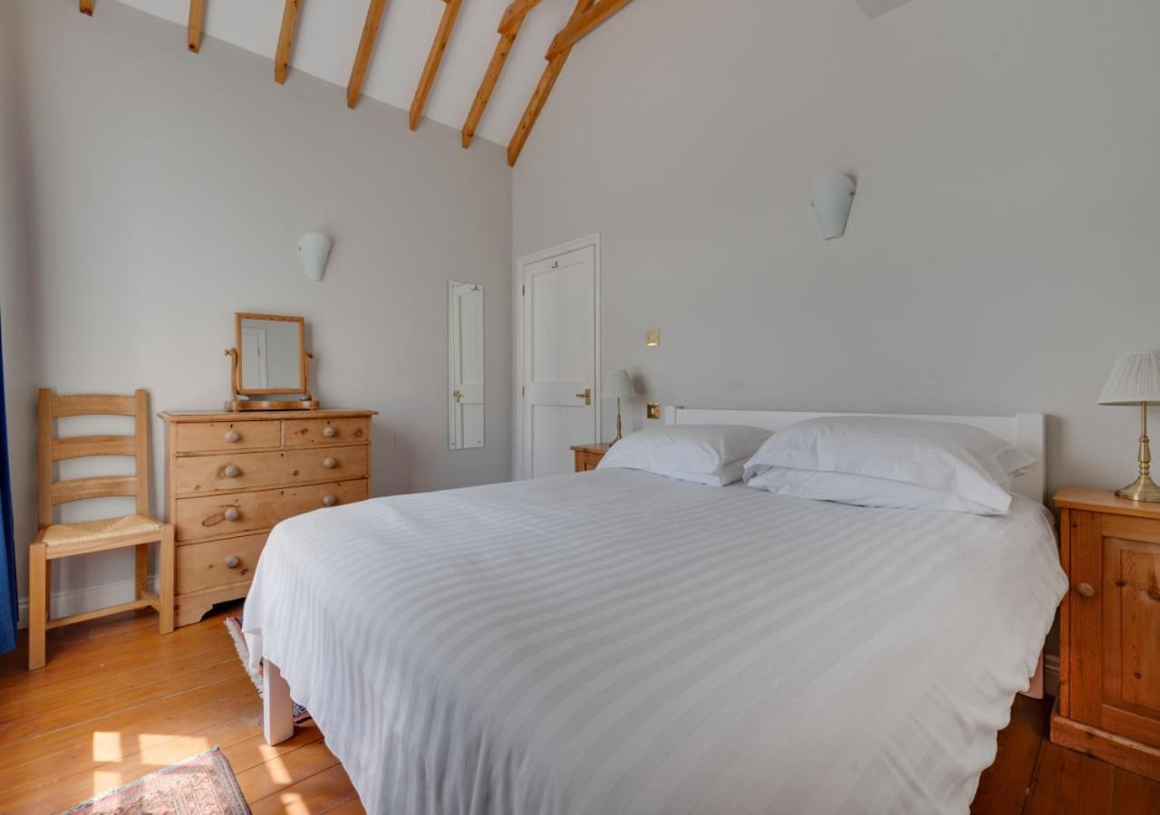 3 Bed in Southwold oc-aanels