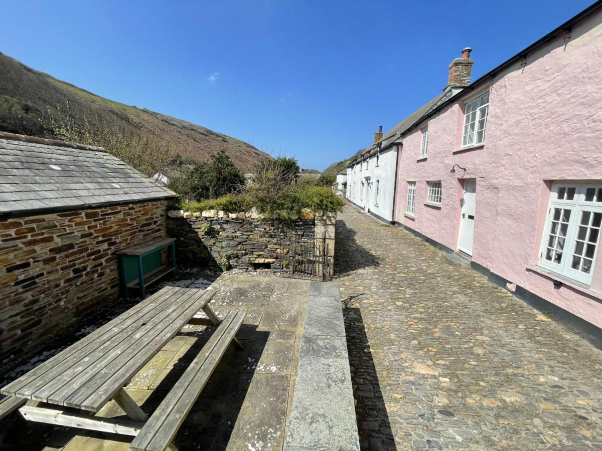 The Brewhouse Boscastle Harbour