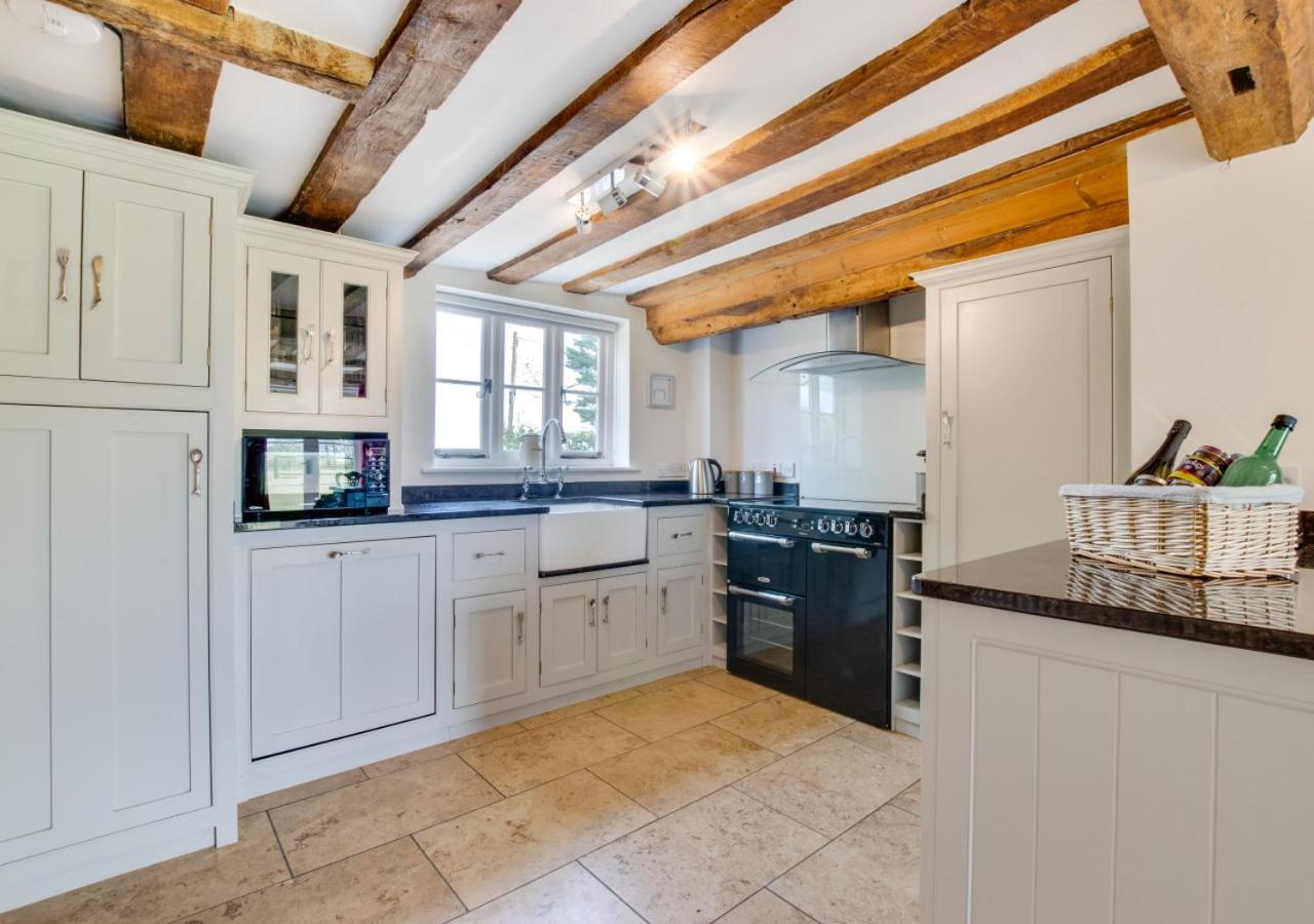 5 Bed in Finningham oc-obhf view 2