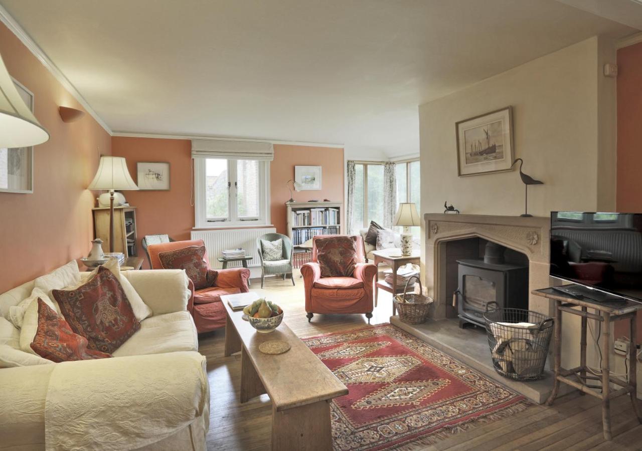 4 Bed in Walberswick oc-hfarm2 view 4