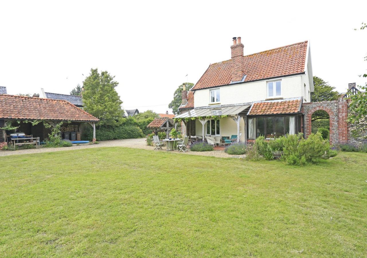 4 Bed in Walberswick oc-hfarm2 view 3