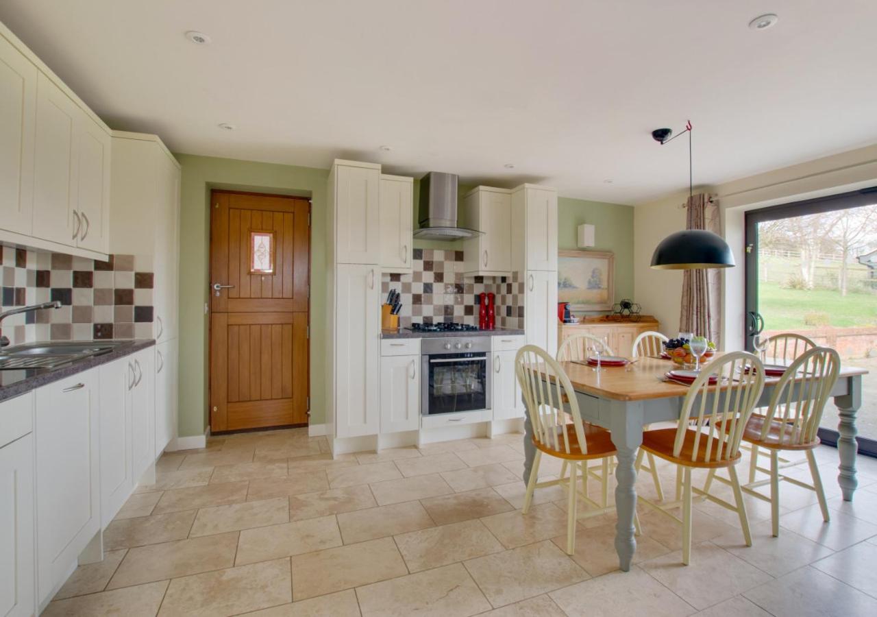 2 Bed in Woodbridge oc-owls view 4