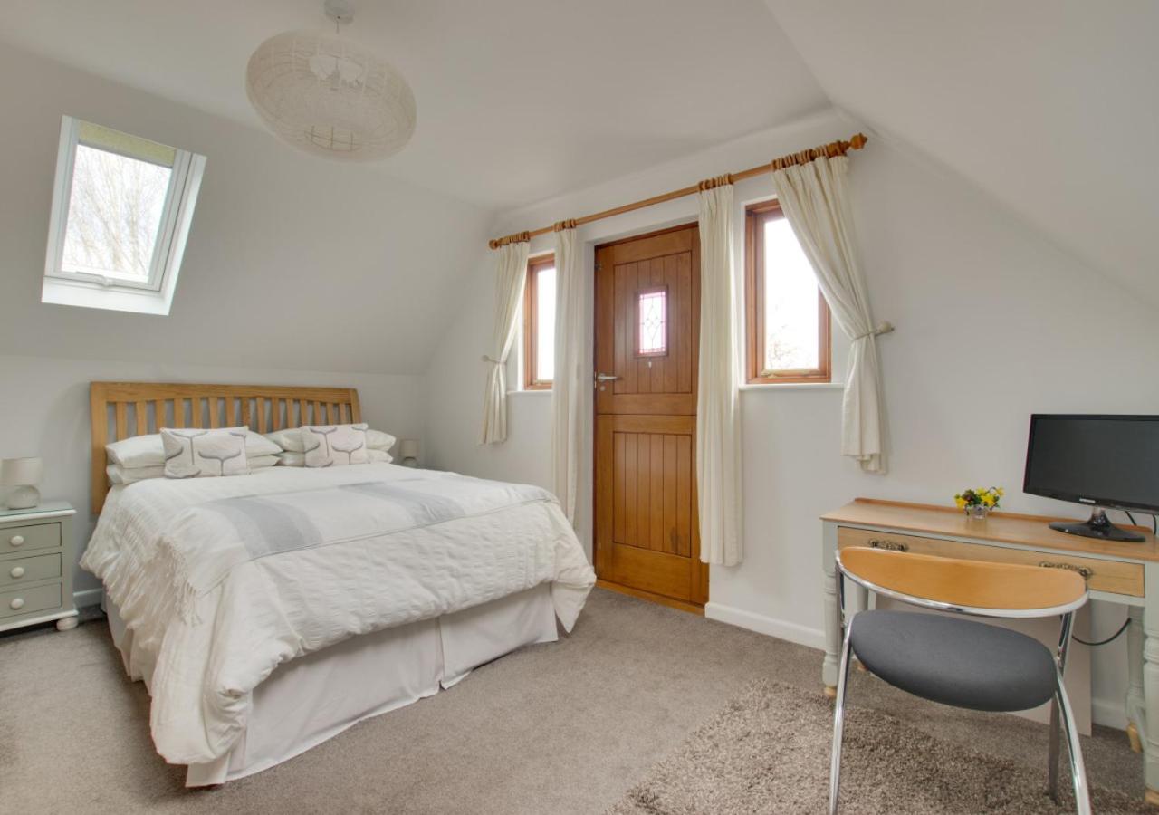 2 Bed in Woodbridge oc-owls view 5