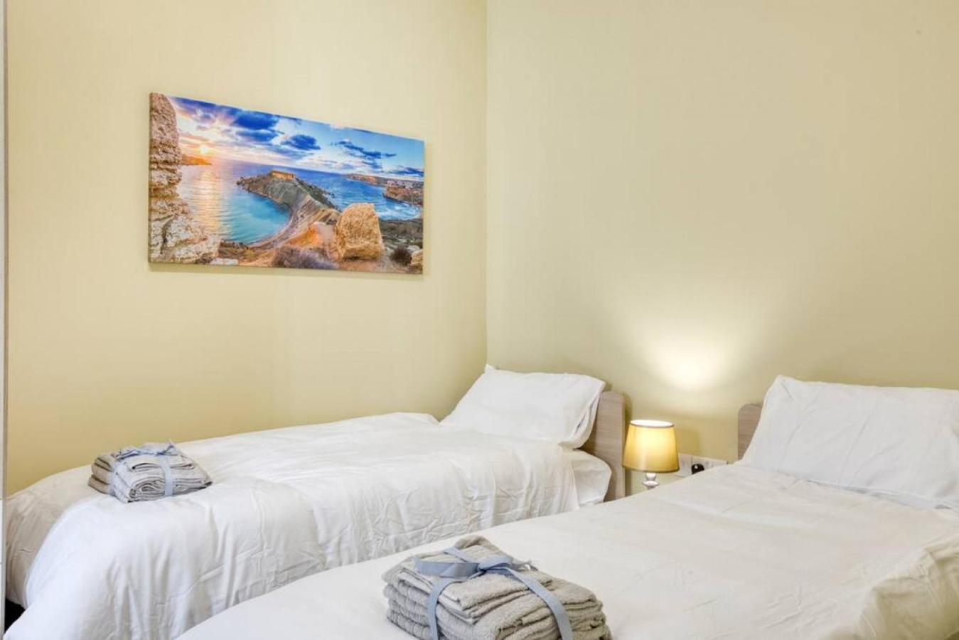 Seaview,Beautiful 3BR Apt 3 view 3