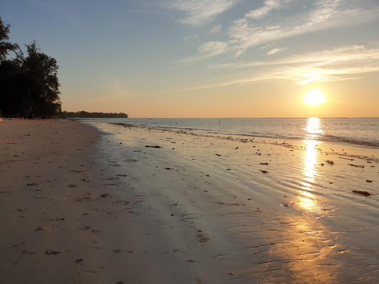Private Beach House with Sunset View @ Kuala Penyu Sabah photo 8