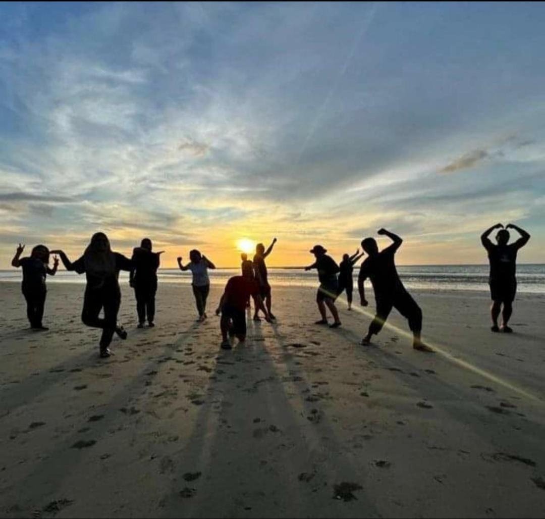 Private Beach House with Sunset View @ Kuala Penyu Sabah photo 4