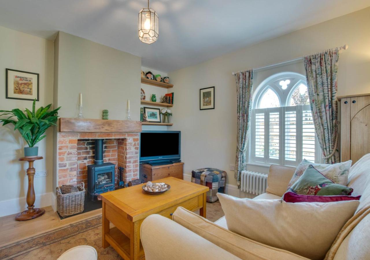 2 Bed in Corton oc-vicl view 4