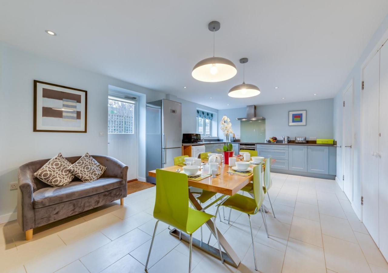 6 Bed in Knodishall oc-bil