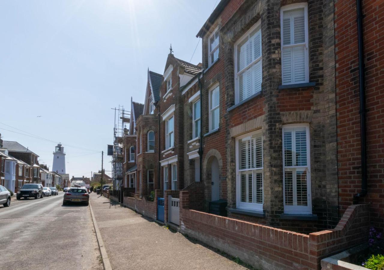 6 Bed in Southwold oc-tall
