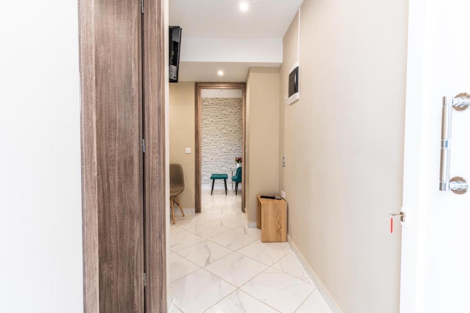 Hotel AIOLOS LUXURY alimos kalamaki market apartment 3 near the sea - Image 1