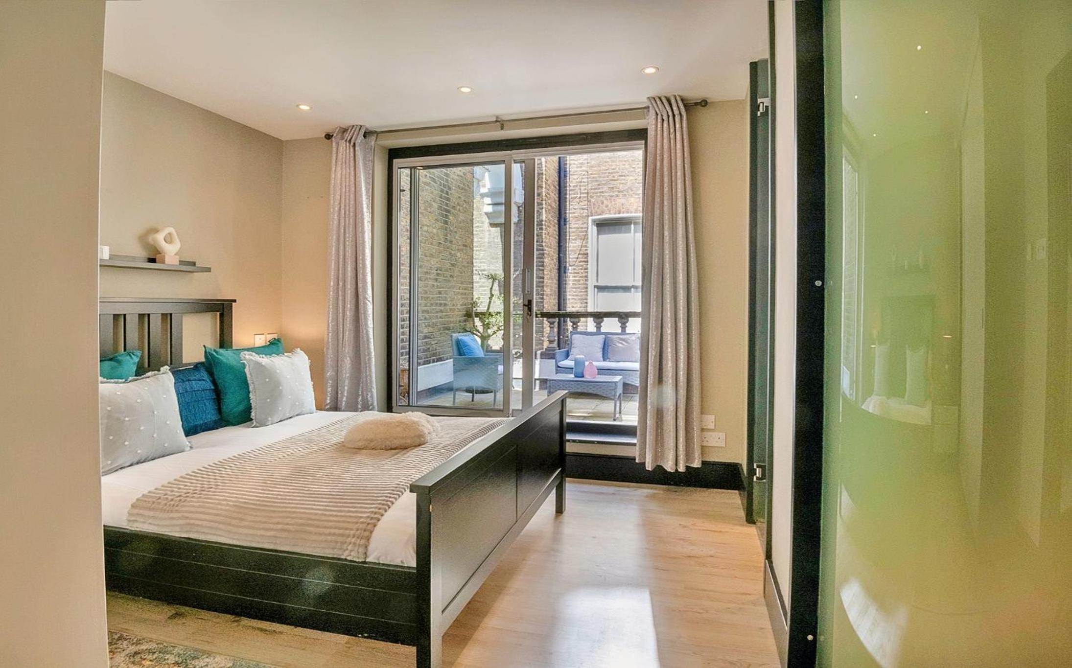 ROYAL Apartment in HARRODS