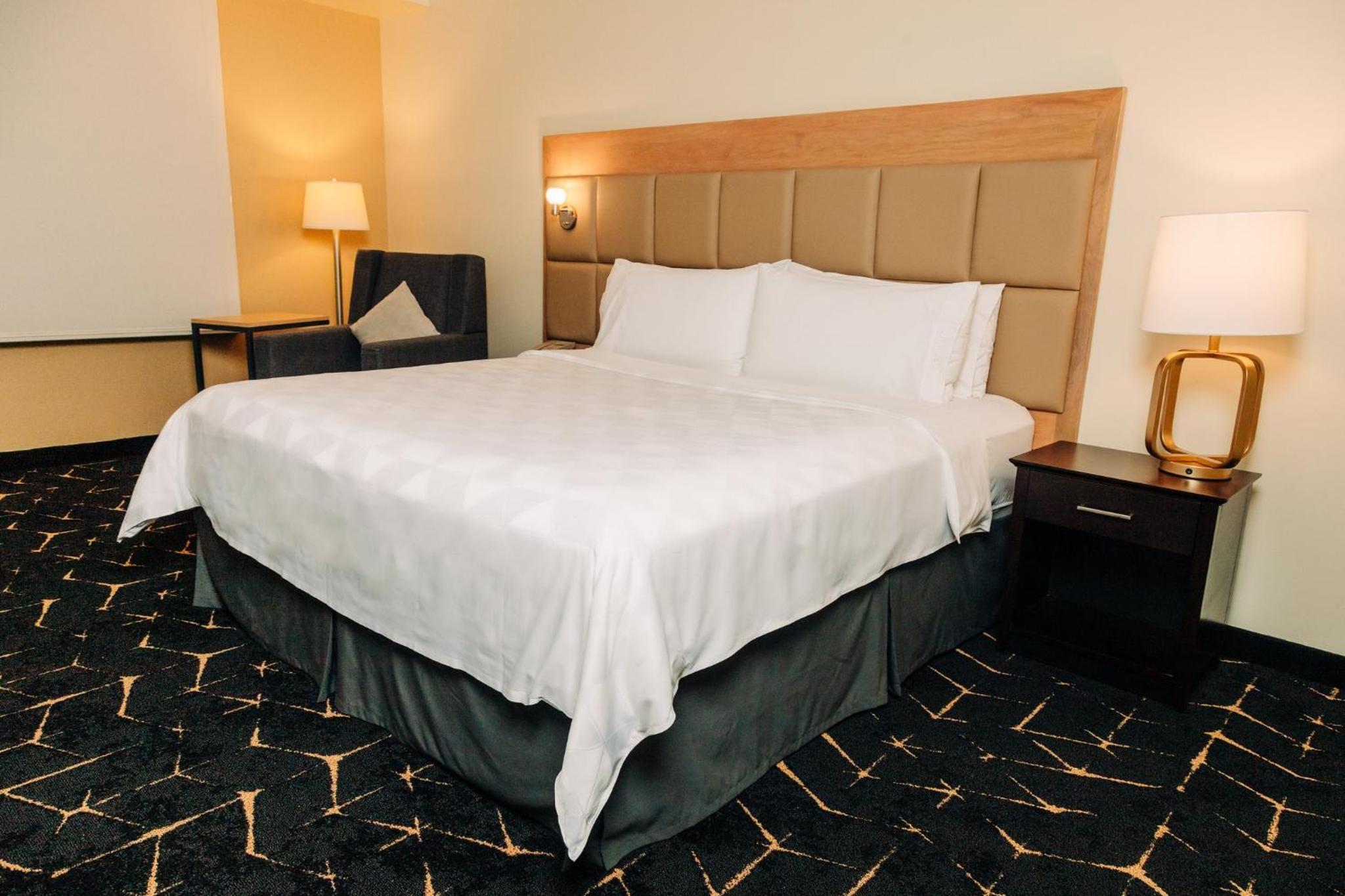 San Salvador Vacations - Holiday Inn San Salvador, an IHG Hotel - Property Image 52