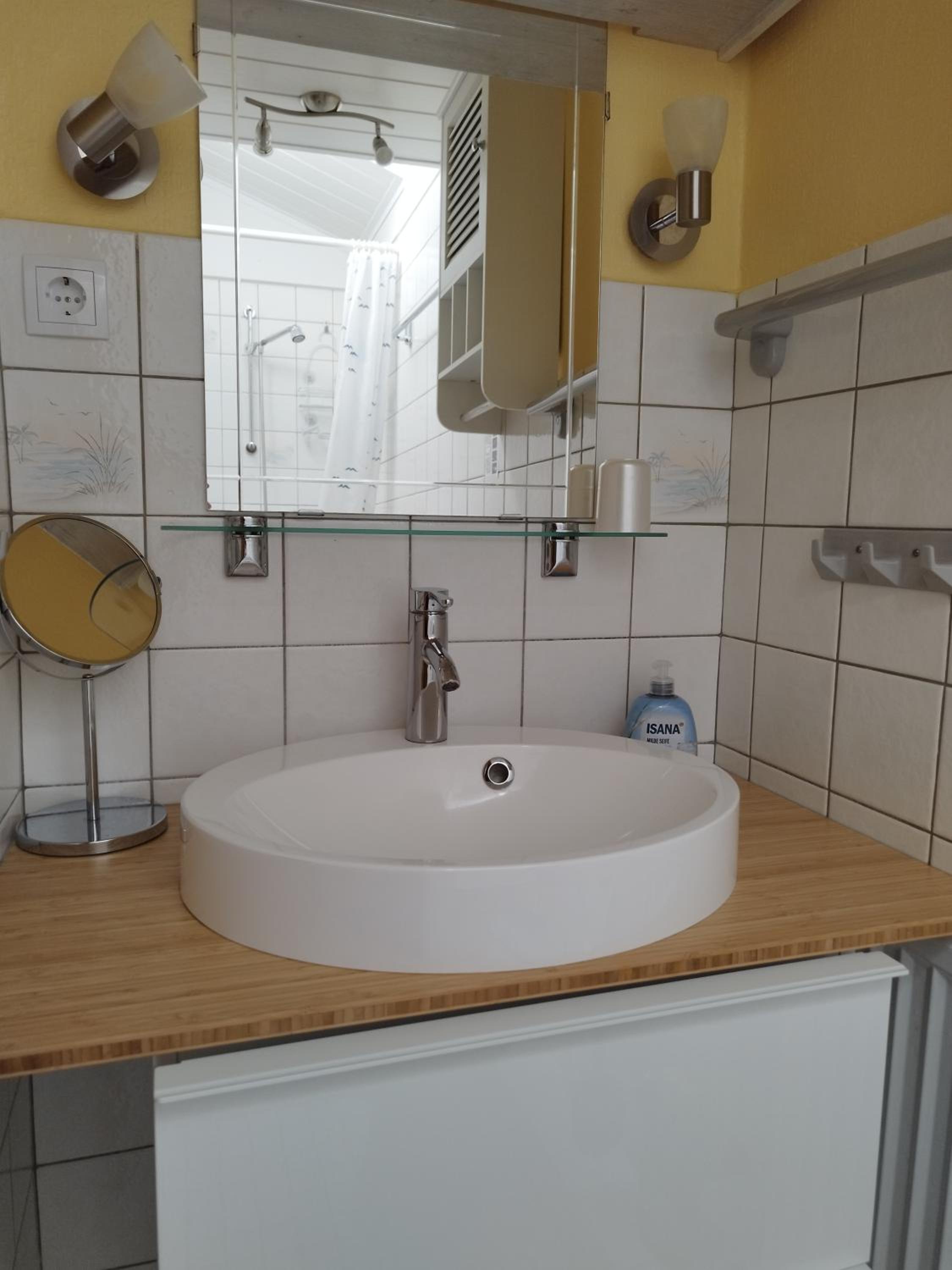 FeWo 8, 1ste Etage, eigene Terrasse mit Strandkorb
