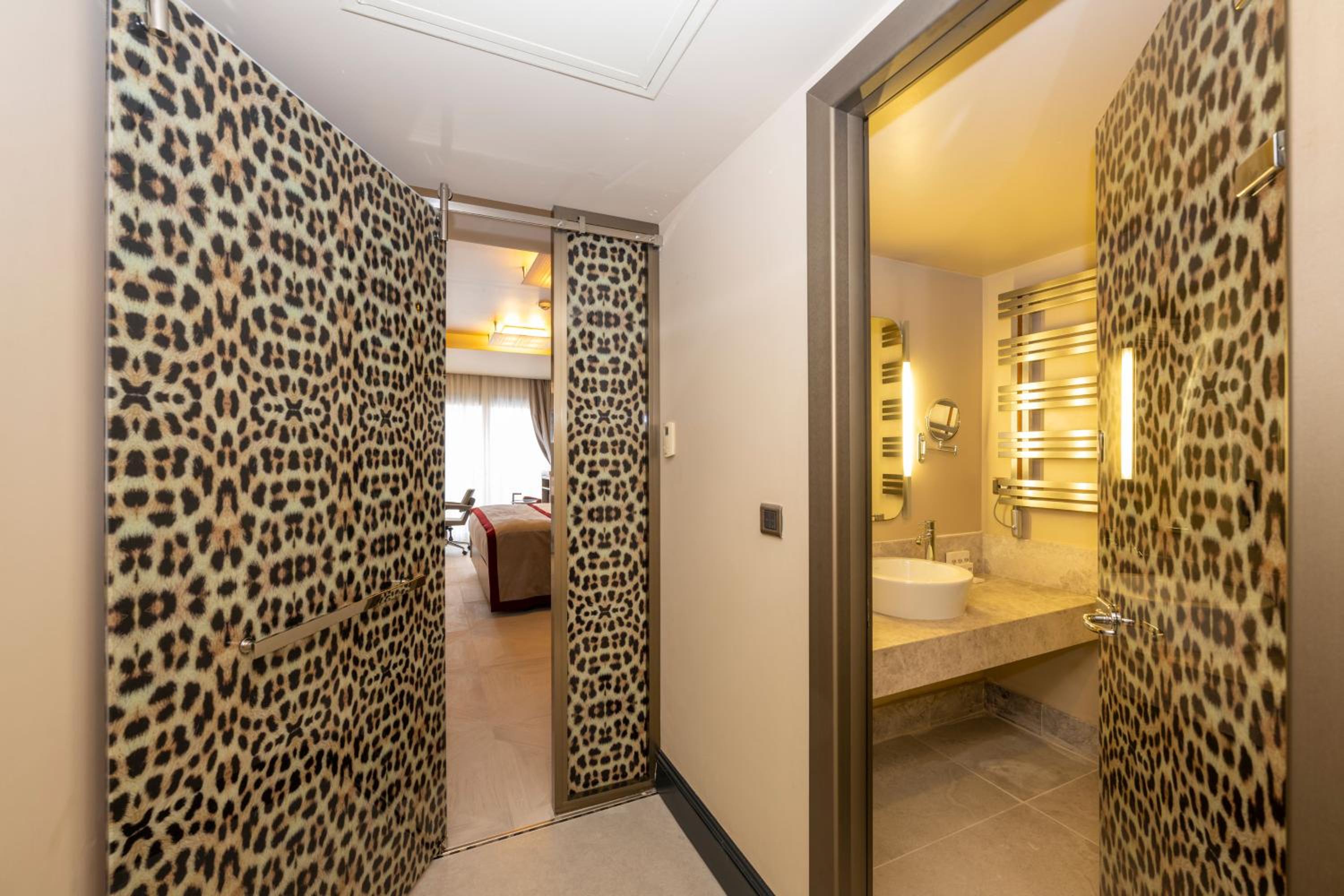 Ramada By Wyndham Istanbul Pera Taksim - Image 173