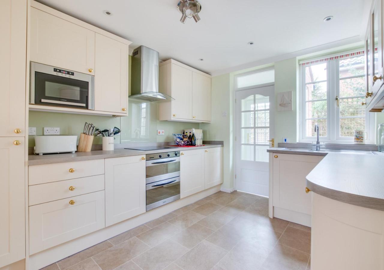 4 Bed in Southwold oc-37marl