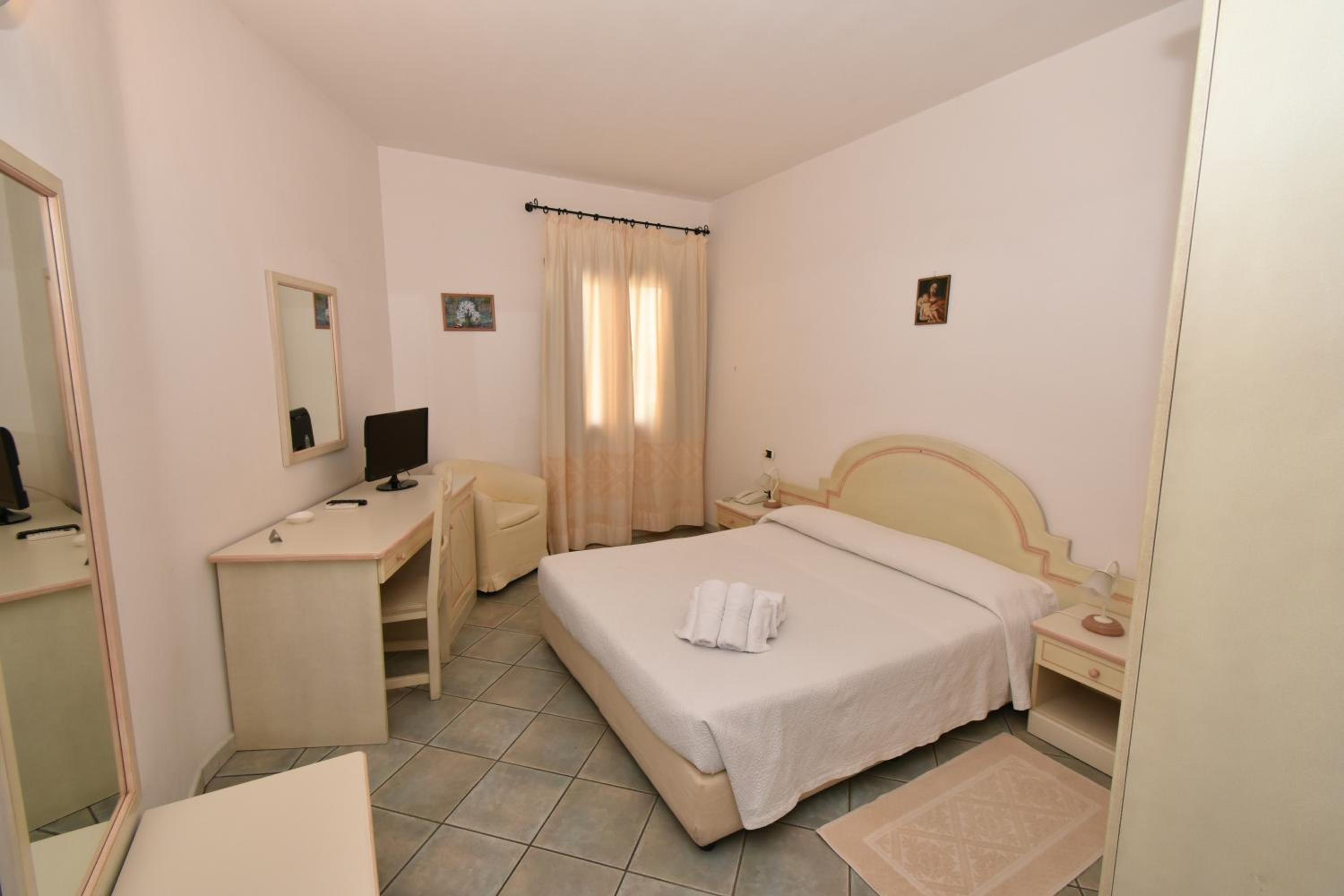 Hotel Cavour photo 37 of 42