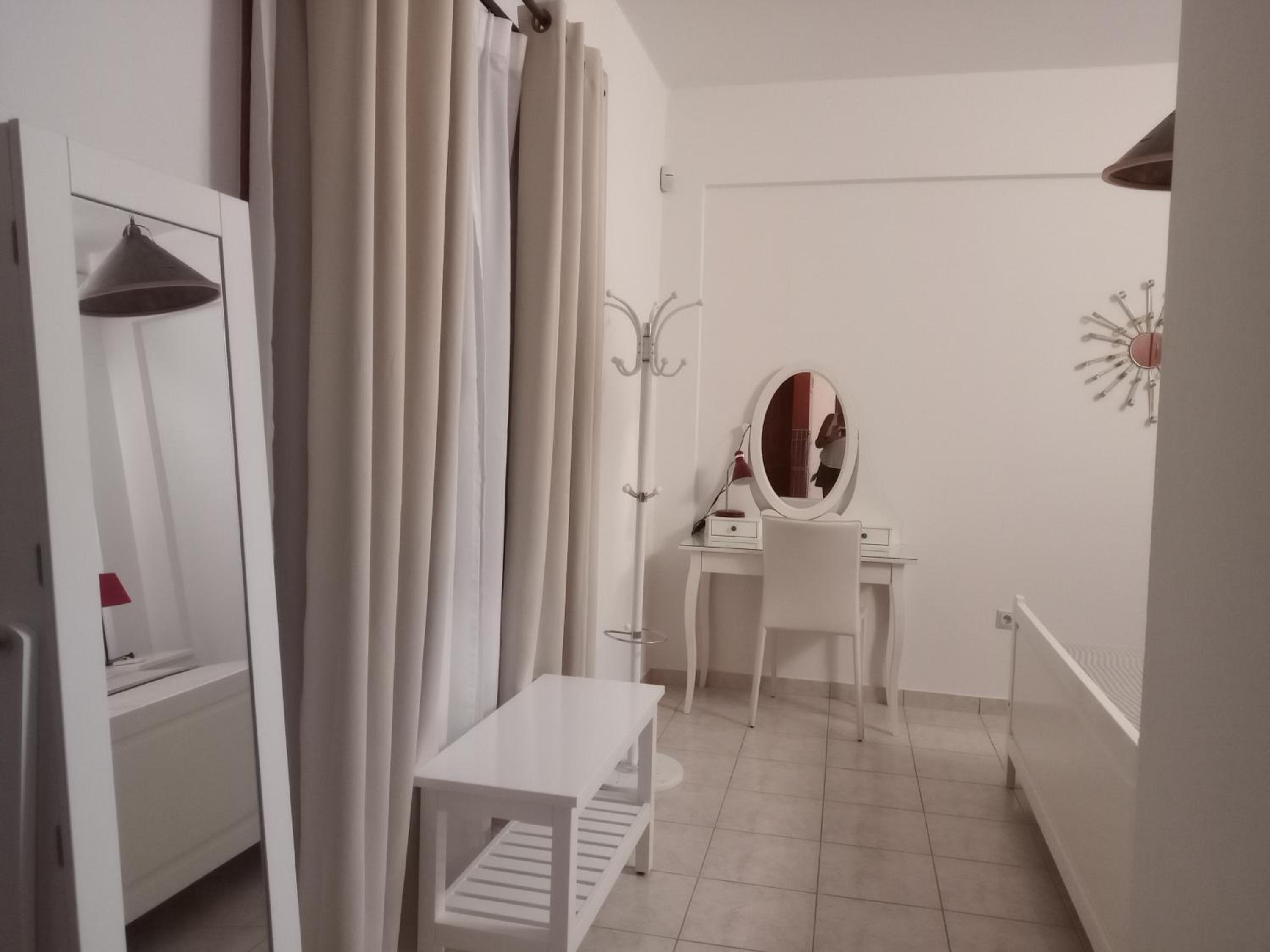 Tholos Bay Suites