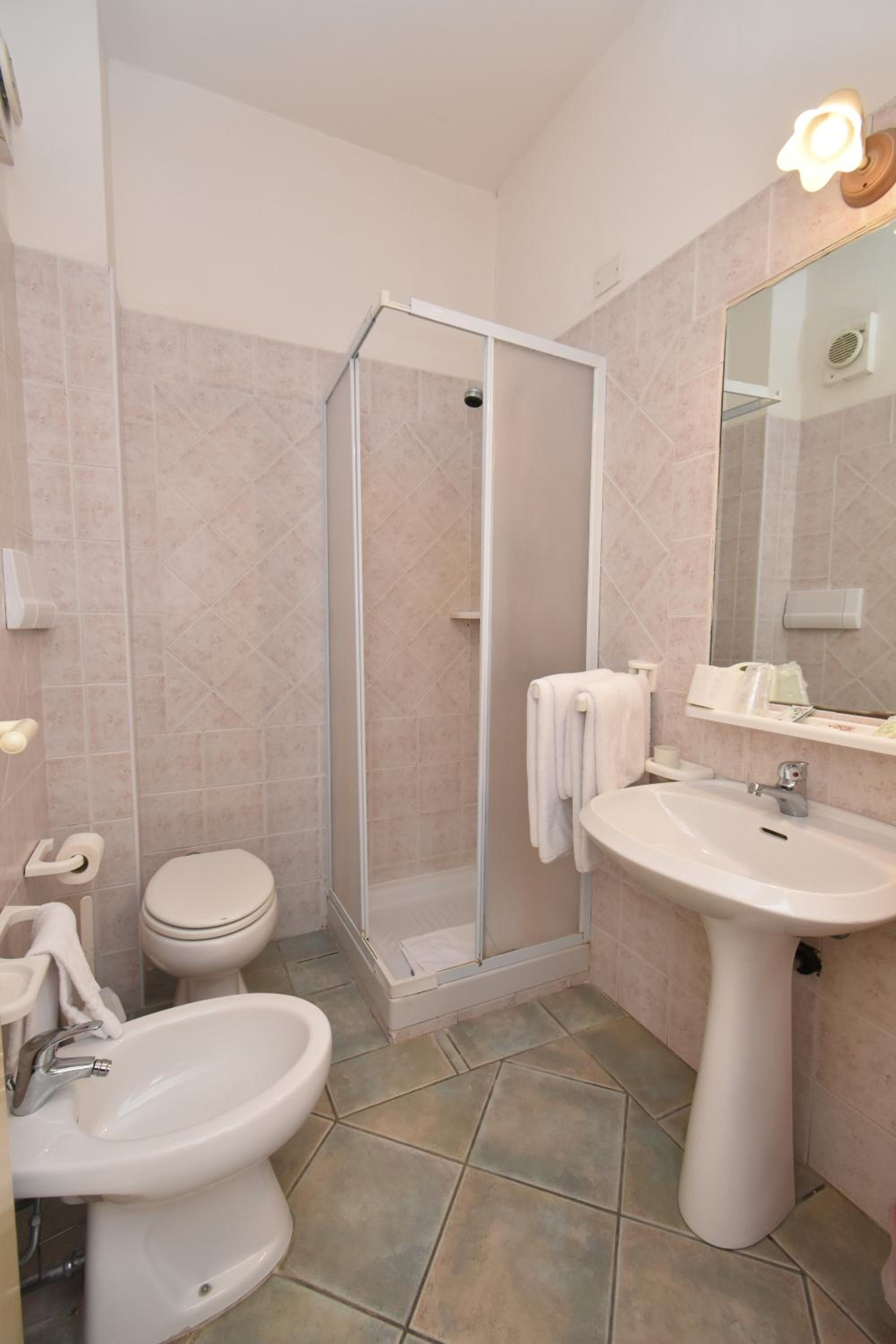 Hotel Cavour photo 13 of 42