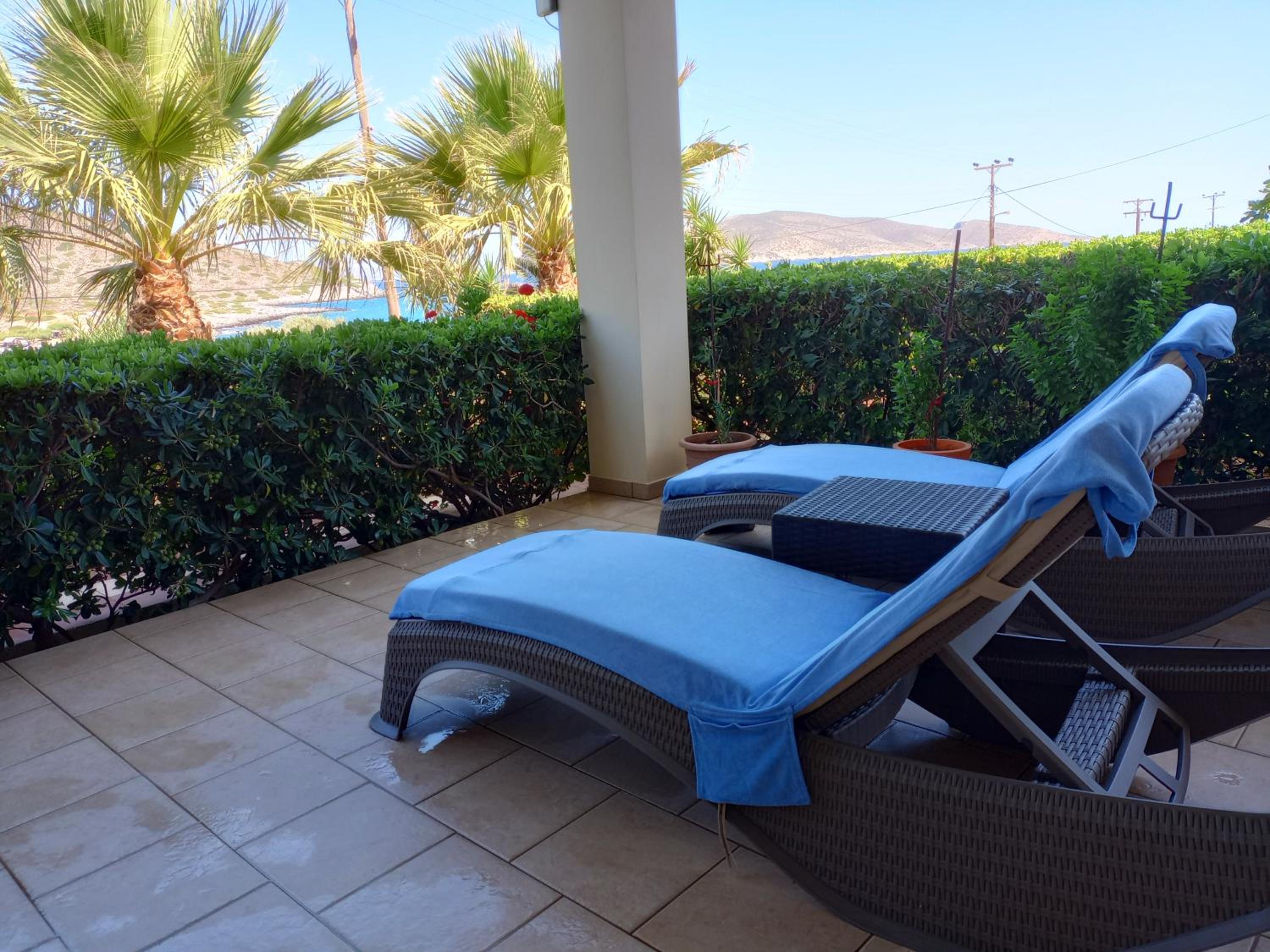 Tholos Bay Suites
