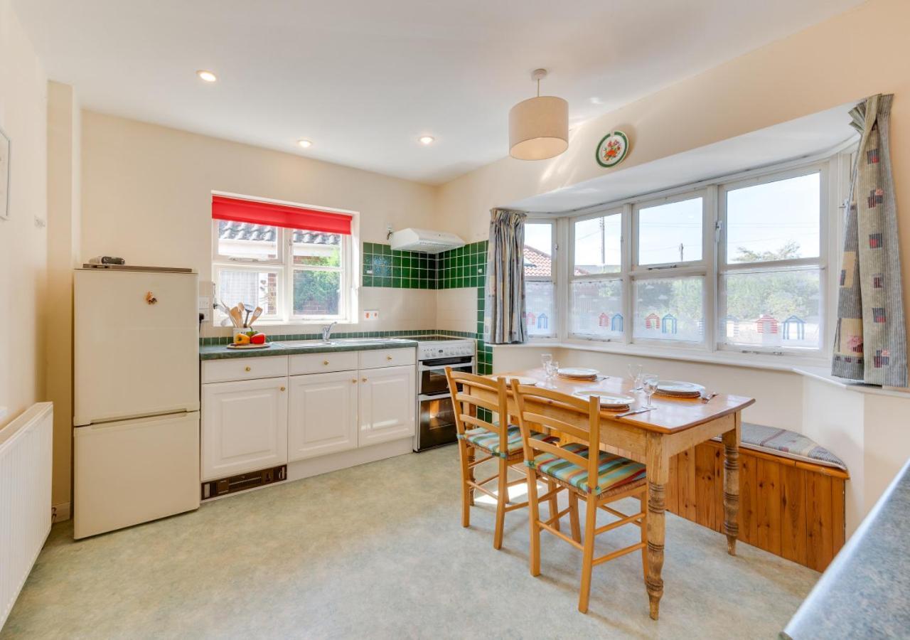 4 Bed in Southwold oc-spn view 4