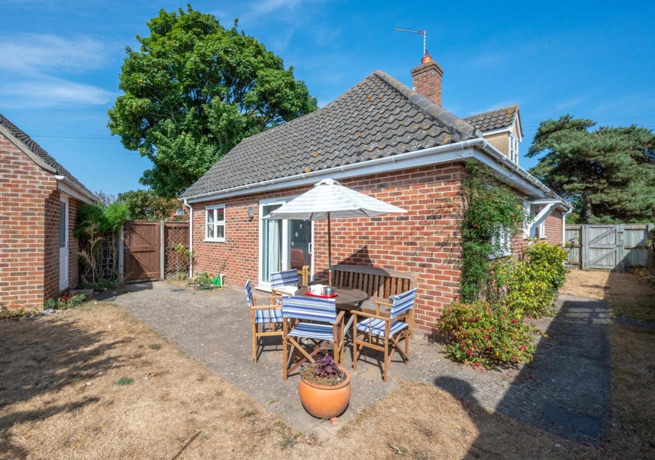 4 Bed in Southwold oc-spn view 3