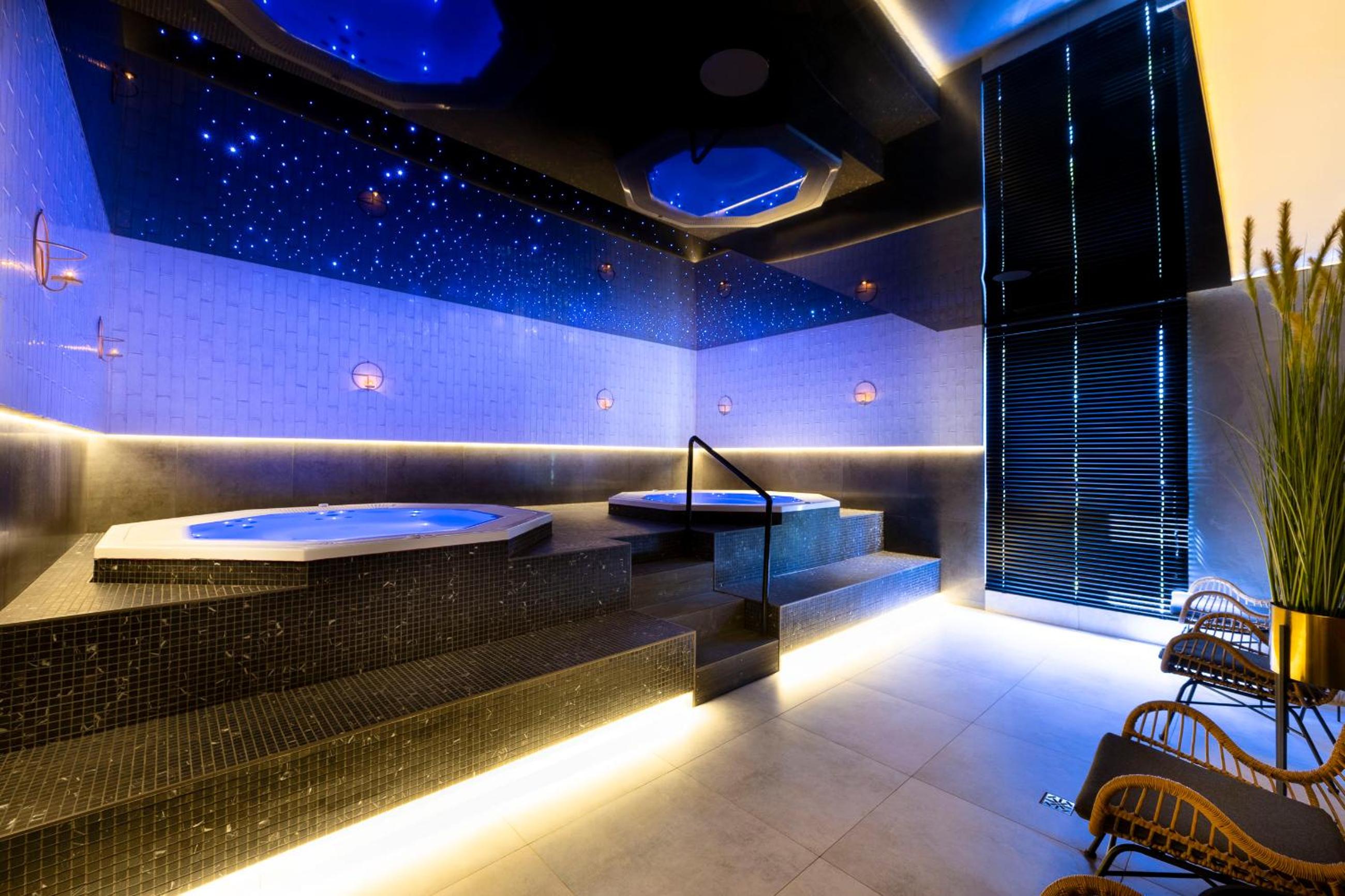 Holiday Golden Resort & Spa