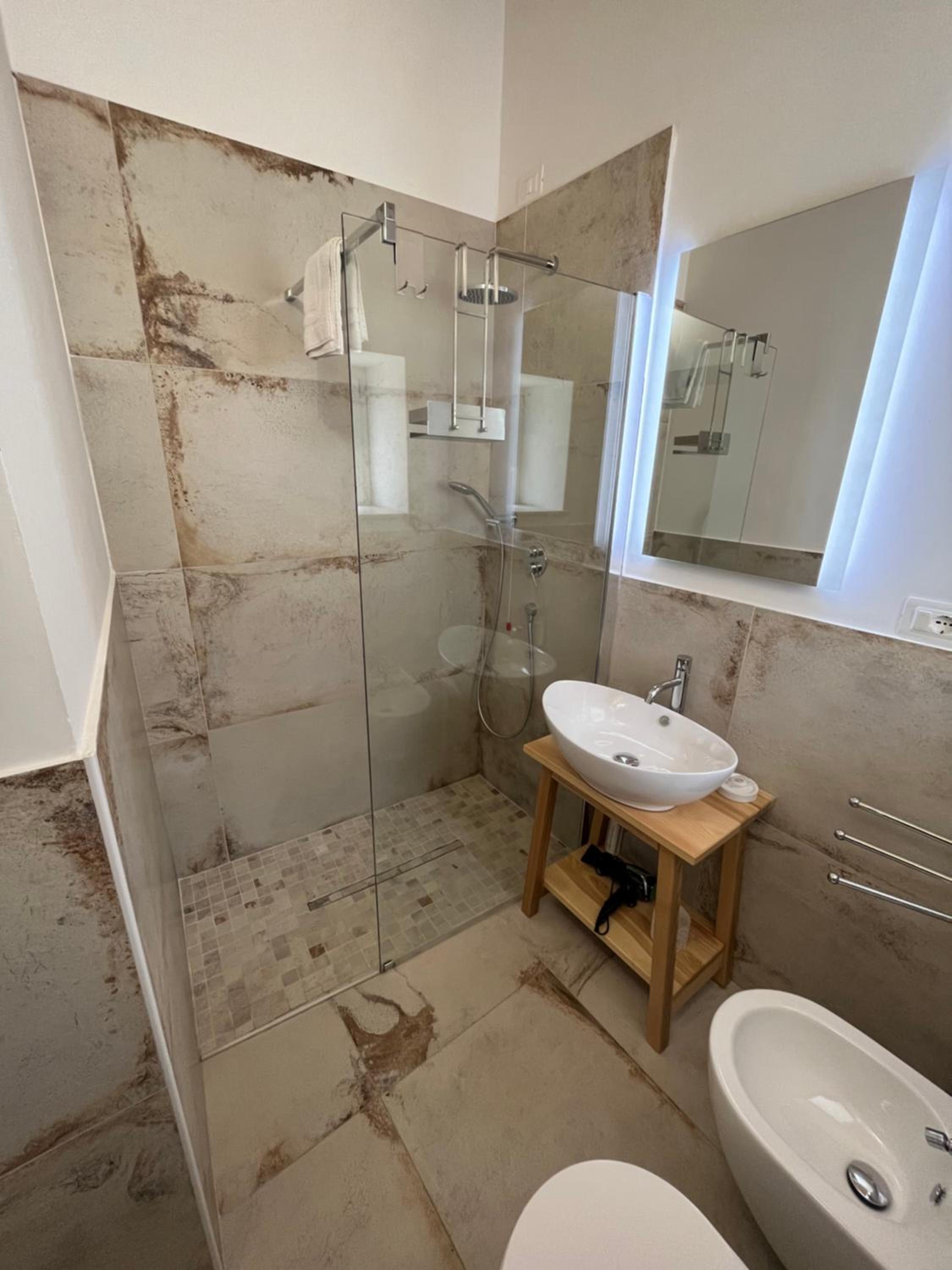 De LoCa Rooms en Tropea — bathroom