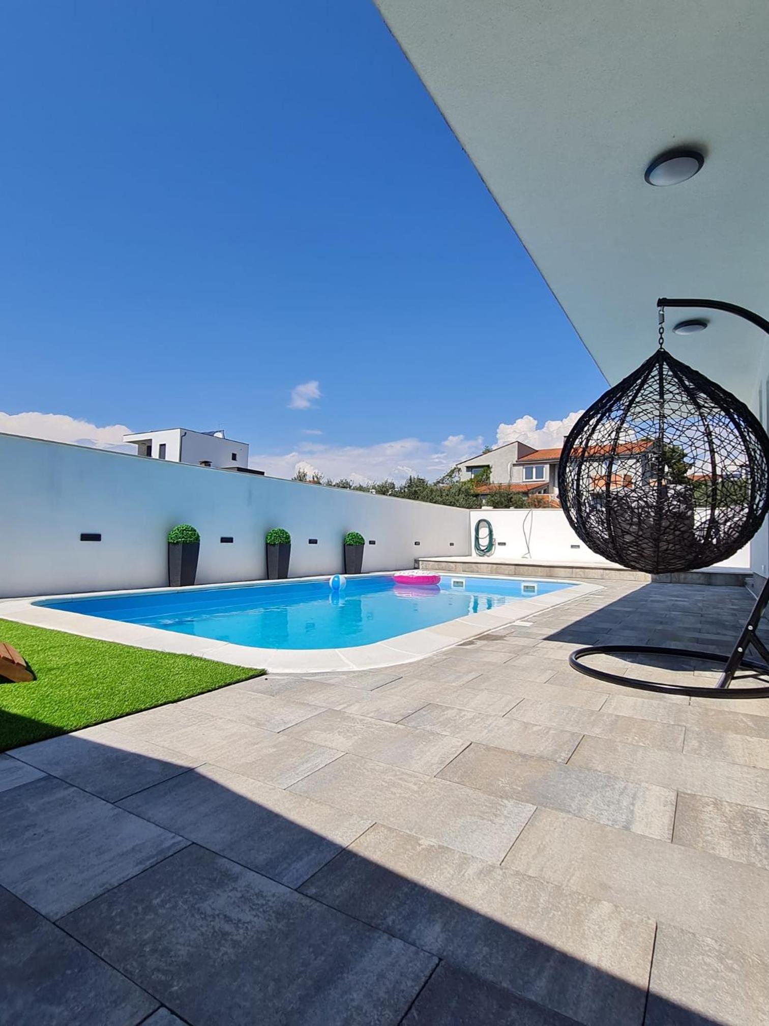 LuxVilla AURORA