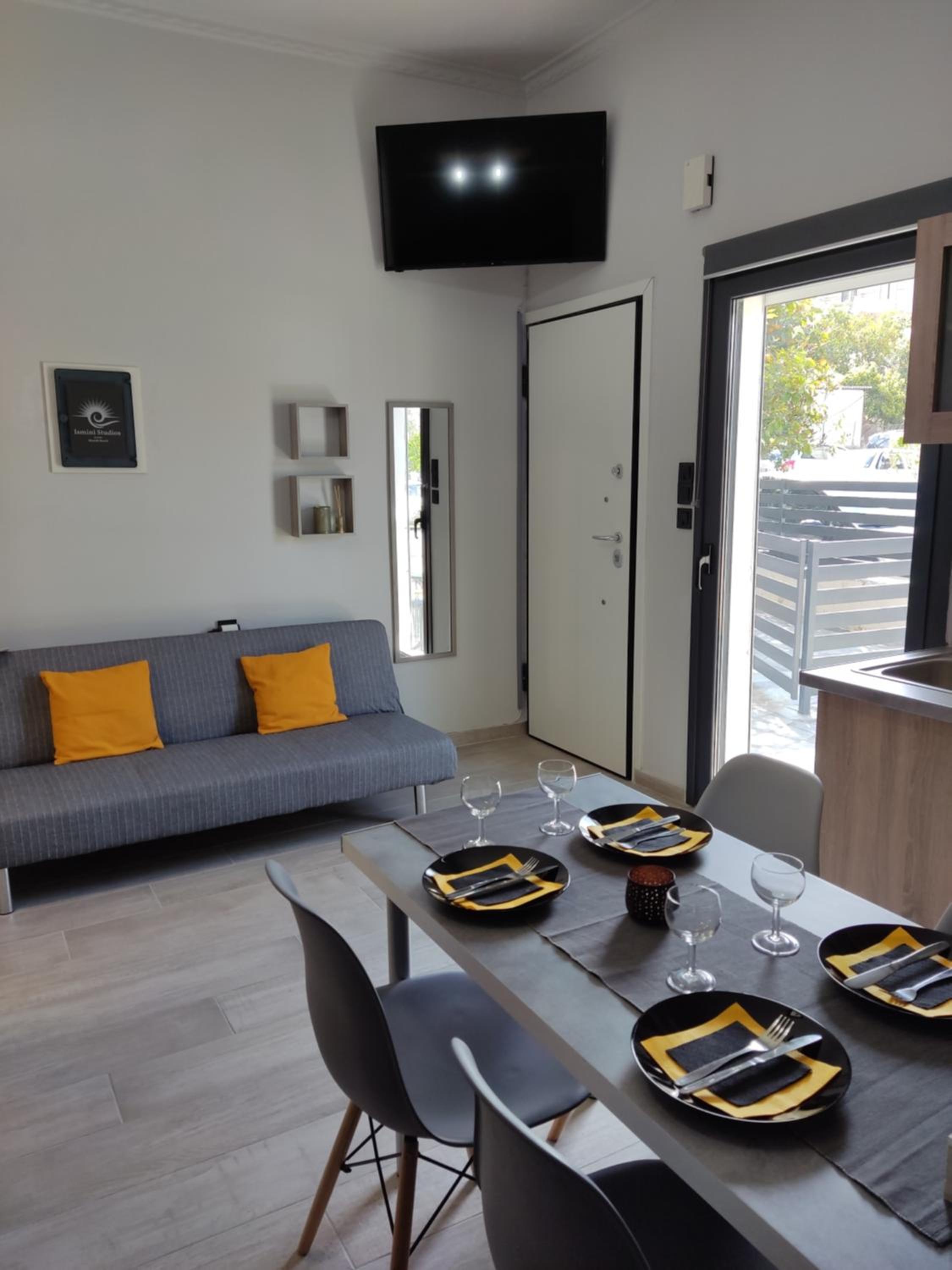 ISMINI STUDIOS
