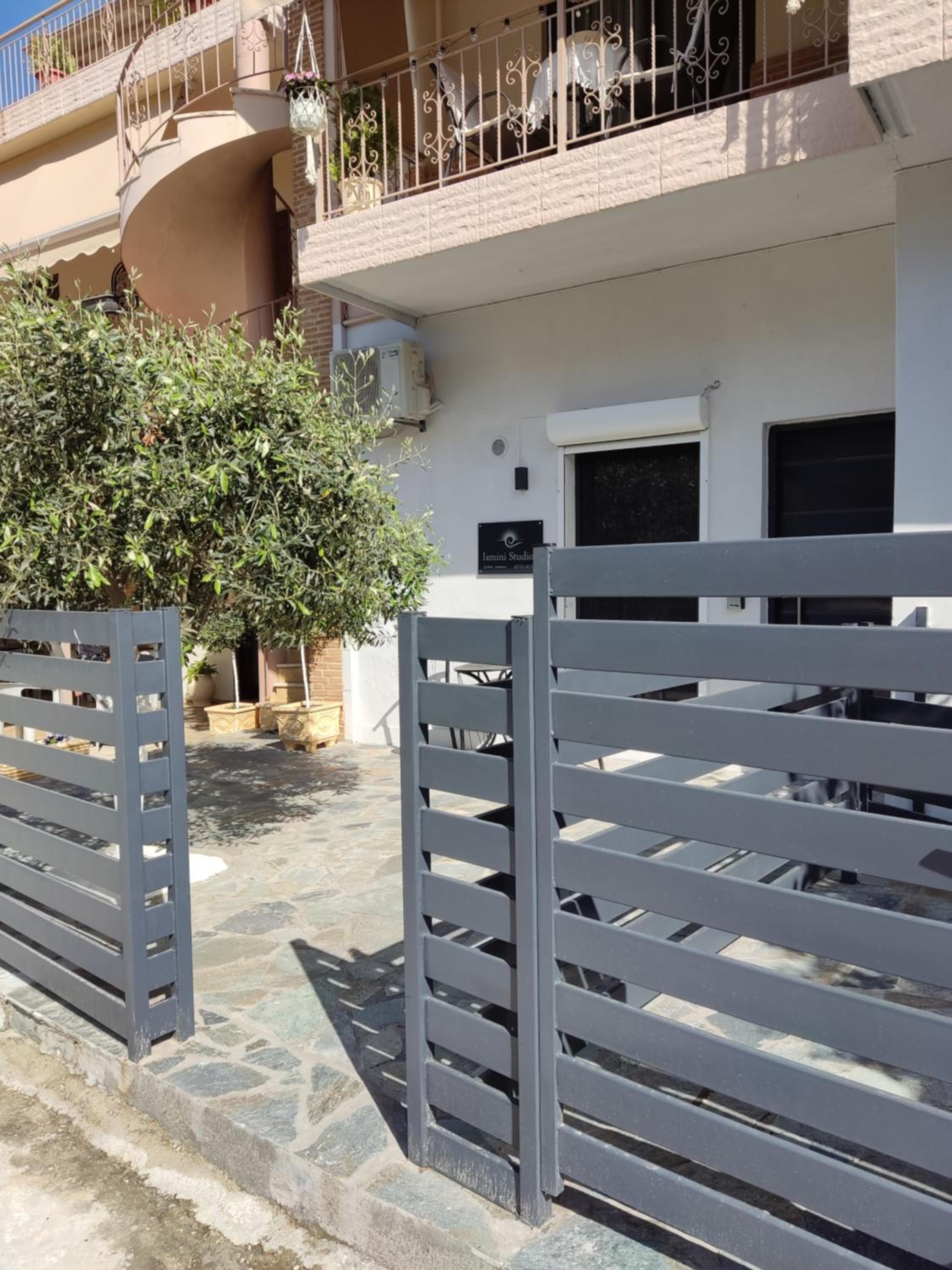 ISMINI STUDIOS