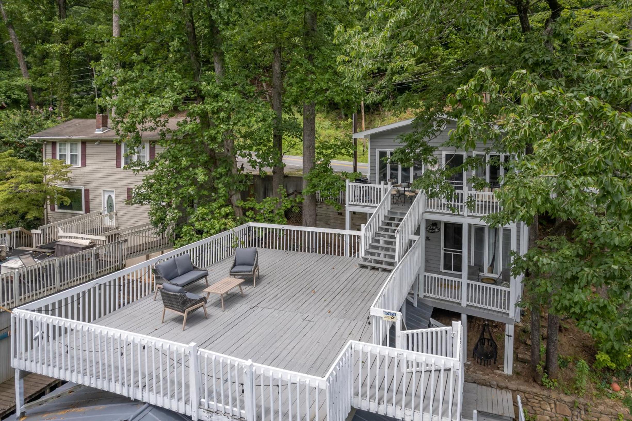 Cozy Cottage On The Lake With Large Deck! view 3