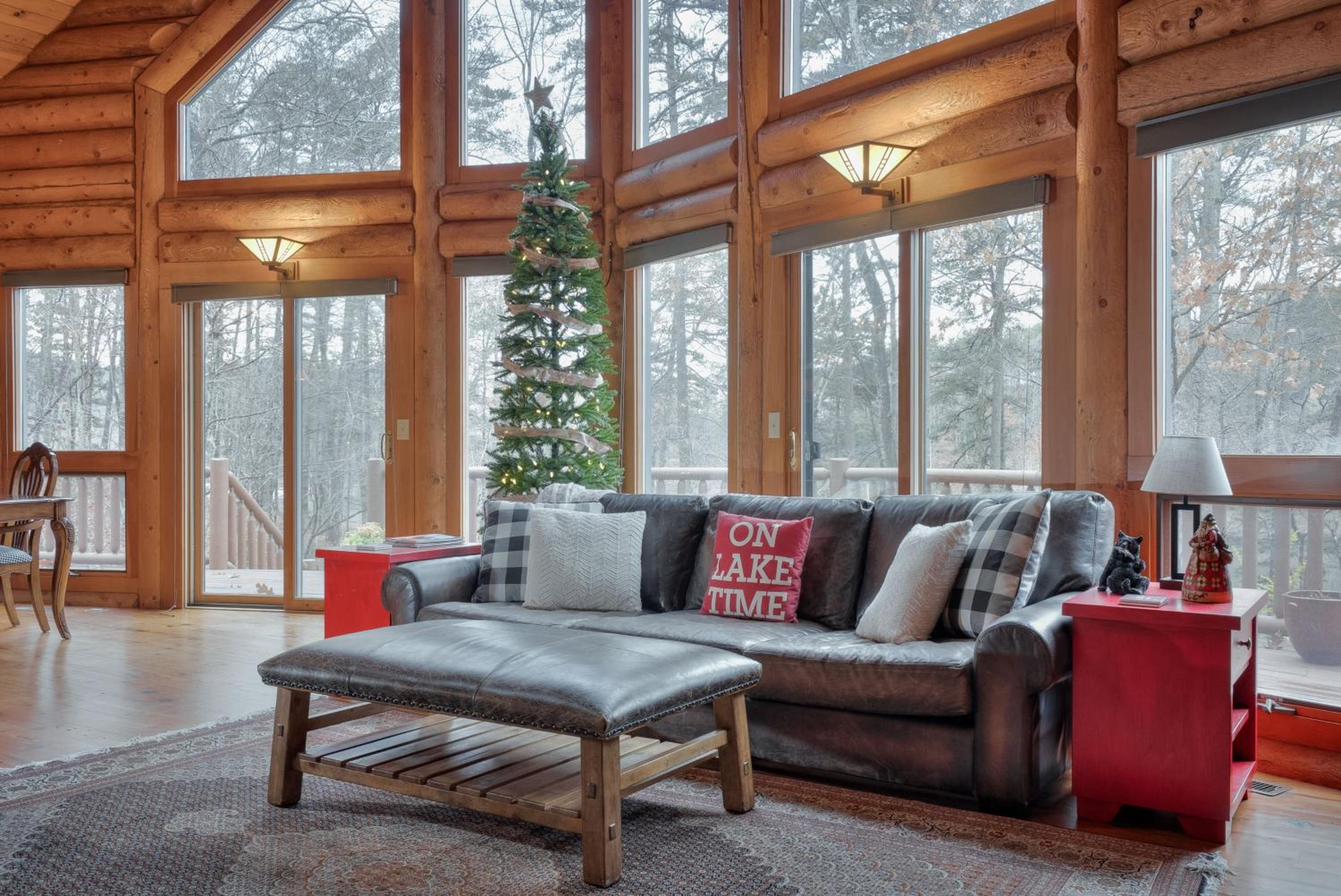Lakefront, Beautiful Mountain Views! view 4